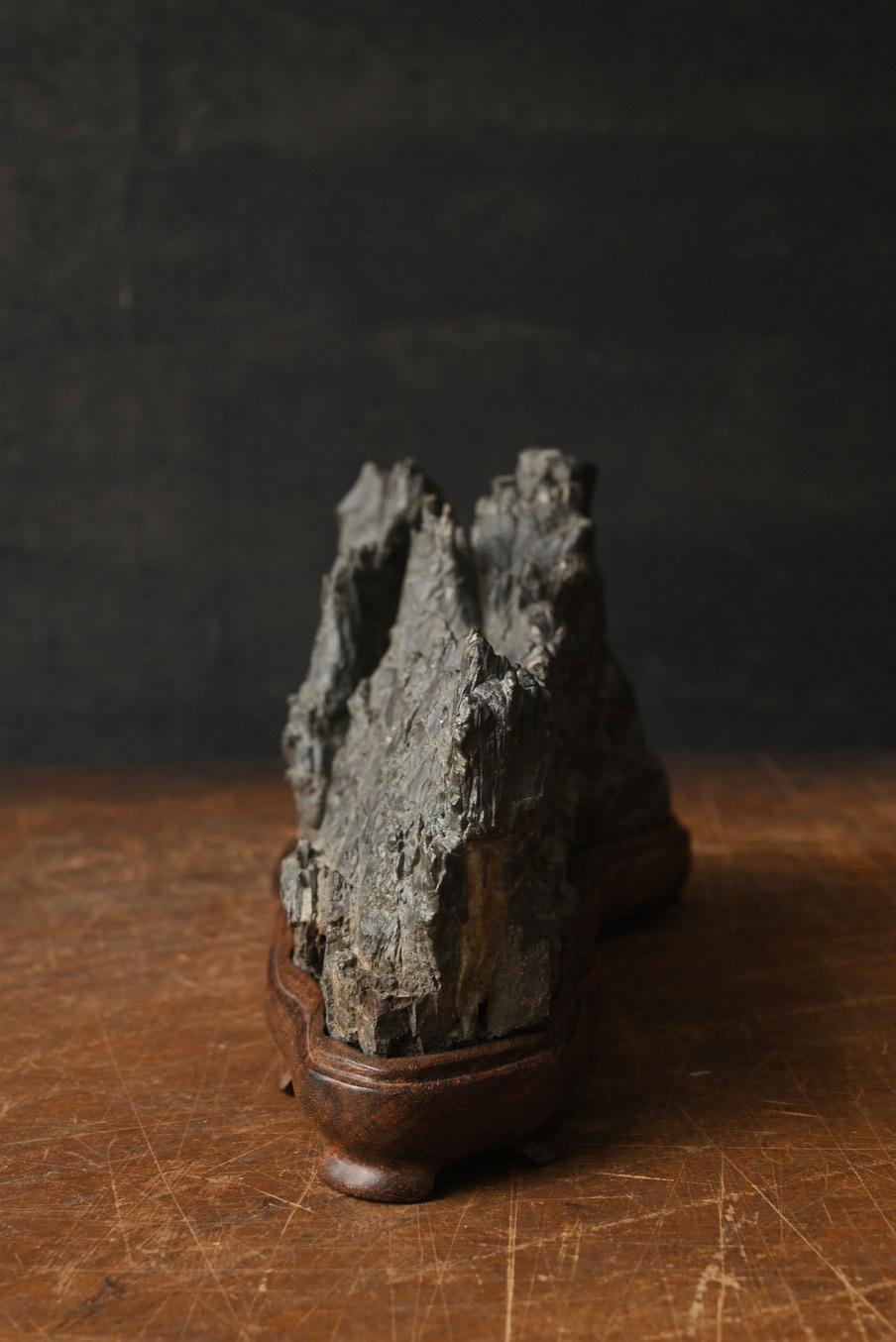 Japanese antique small scholar's stone/[Suiseki]/appreciated stone/mountain For Sale 1