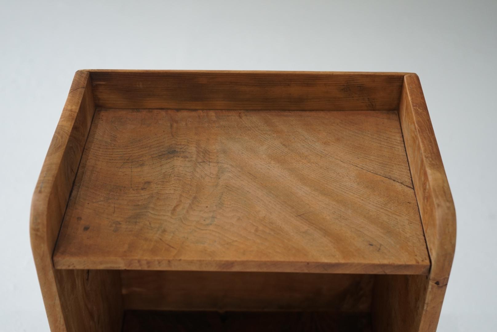 Japanese Antique Small shelf Display shelf Wabi-Sabi Japandi In Good Condition For Sale In Chiba, Chiba