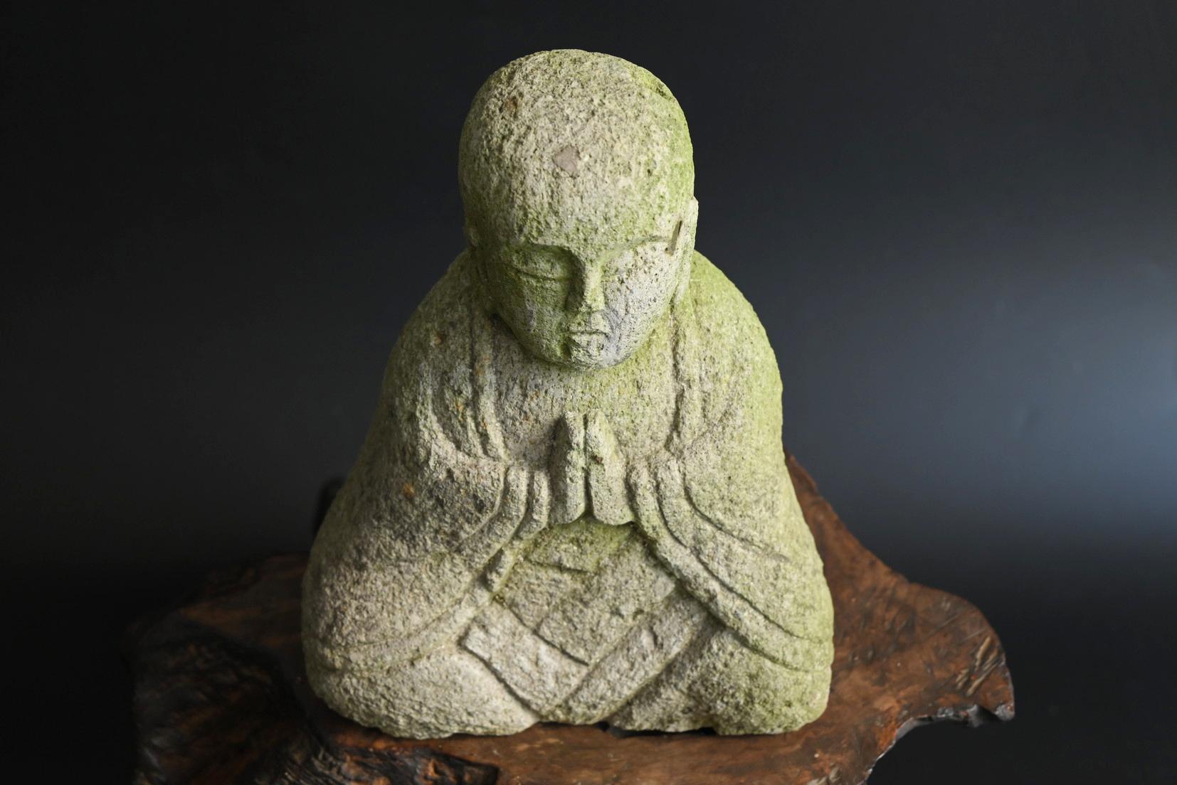 Antico Buddha giapponese in pietra / 1850-1920 / Statua di Buddha in pietra in vendita 5