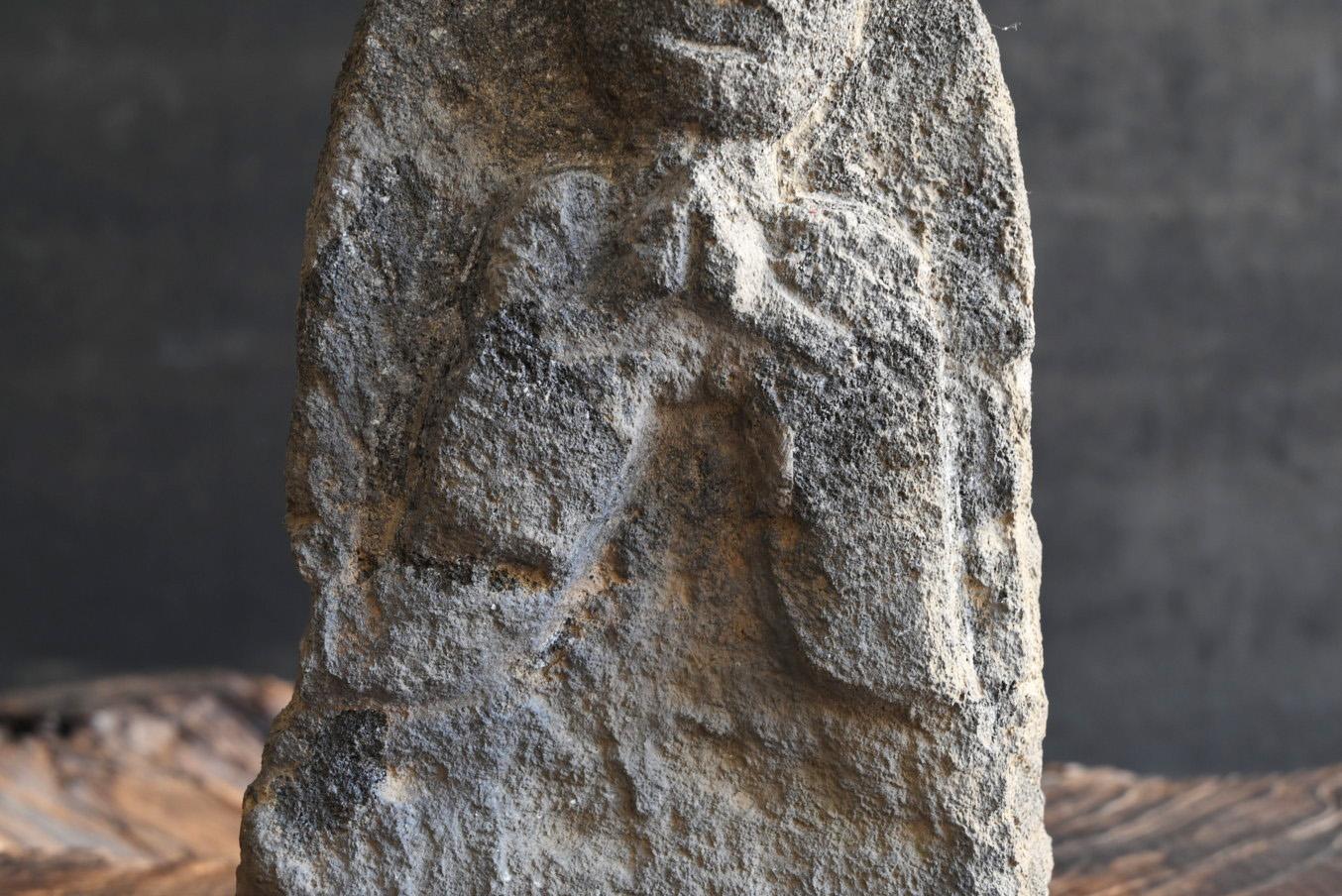 Antiker japanischer antiker kleiner Stein-Buddha „Jizo Bodhisattva“/1750-1850/Rare Design (18. Jahrhundert) im Angebot