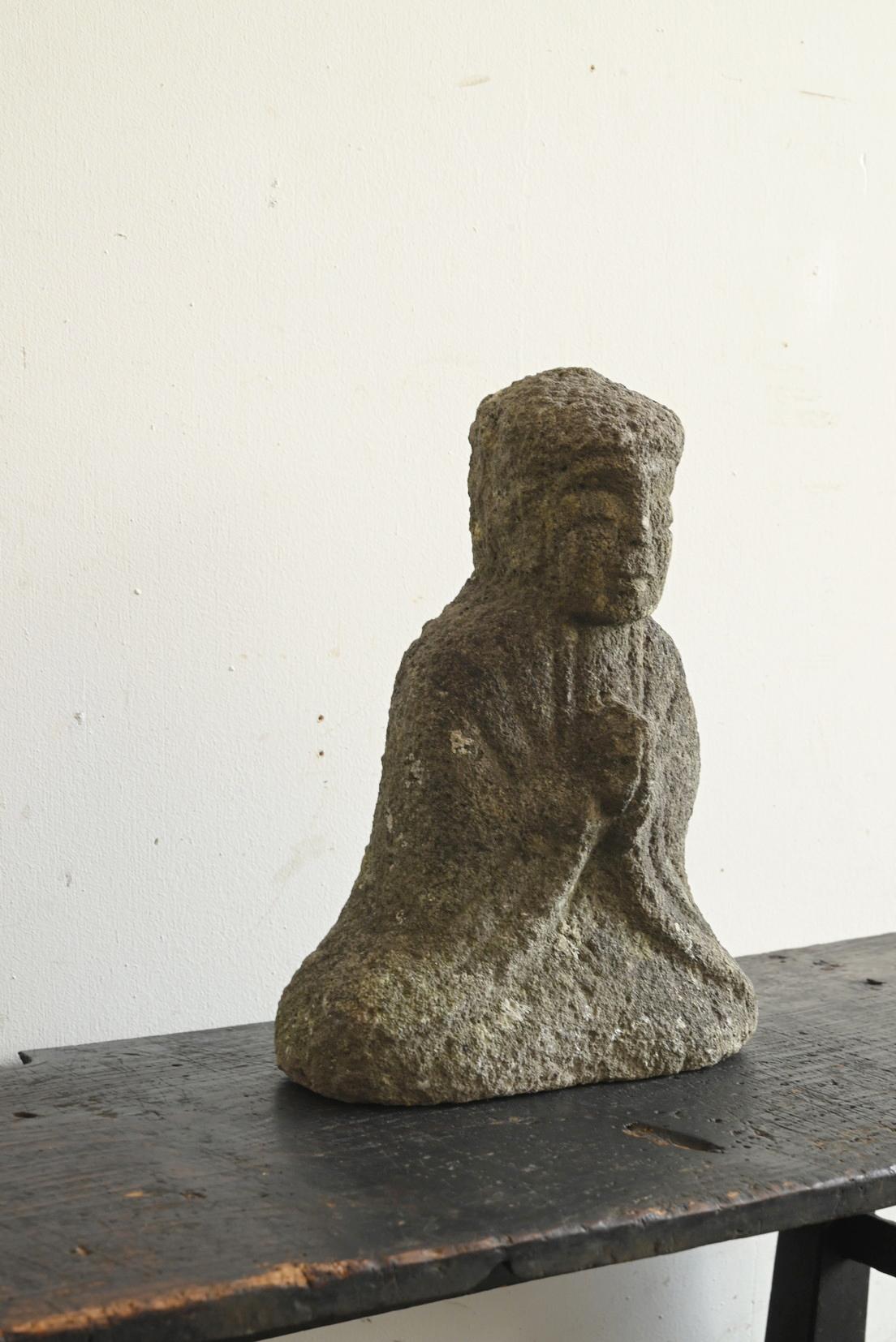 Japanische antike kleine Buddha-Statue aus Stein / Sitzender Buddha / 19. Jahrhundert / Edo im Angebot 9