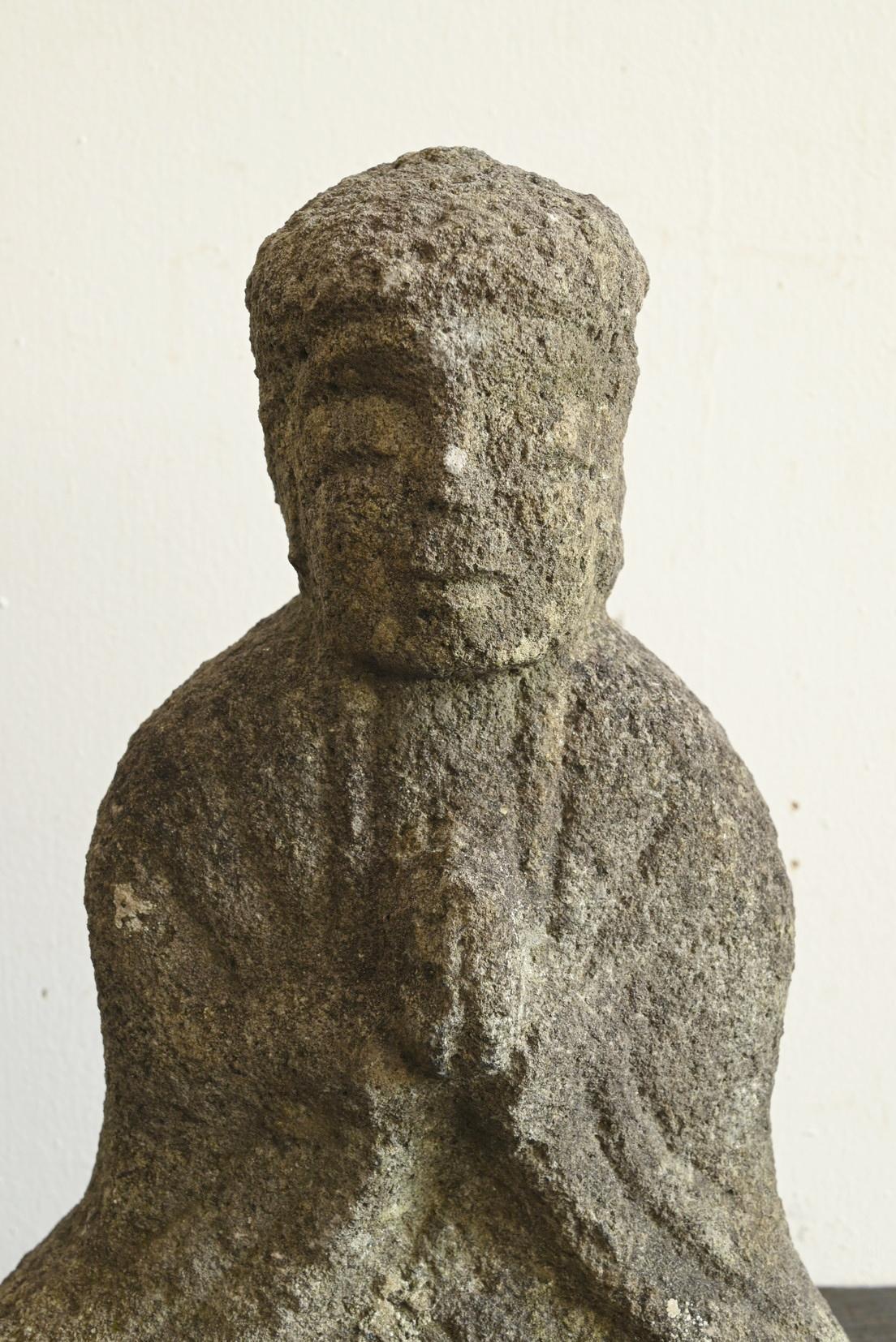 Japanische antike kleine Buddha-Statue aus Stein / Sitzender Buddha / 19. Jahrhundert / Edo im Angebot 3