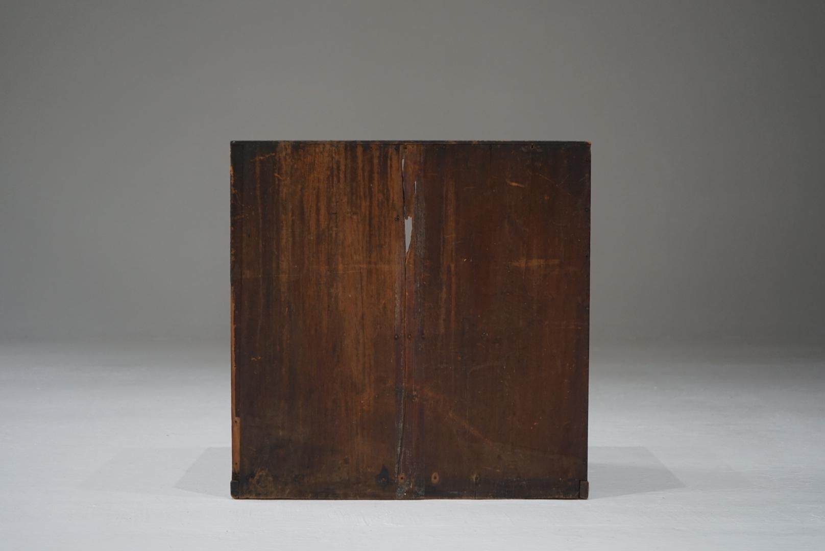 Estantería japonesa antigua Pequeña estantería de almacenaje Estantería de exposición Wabi-Sabi en venta 6