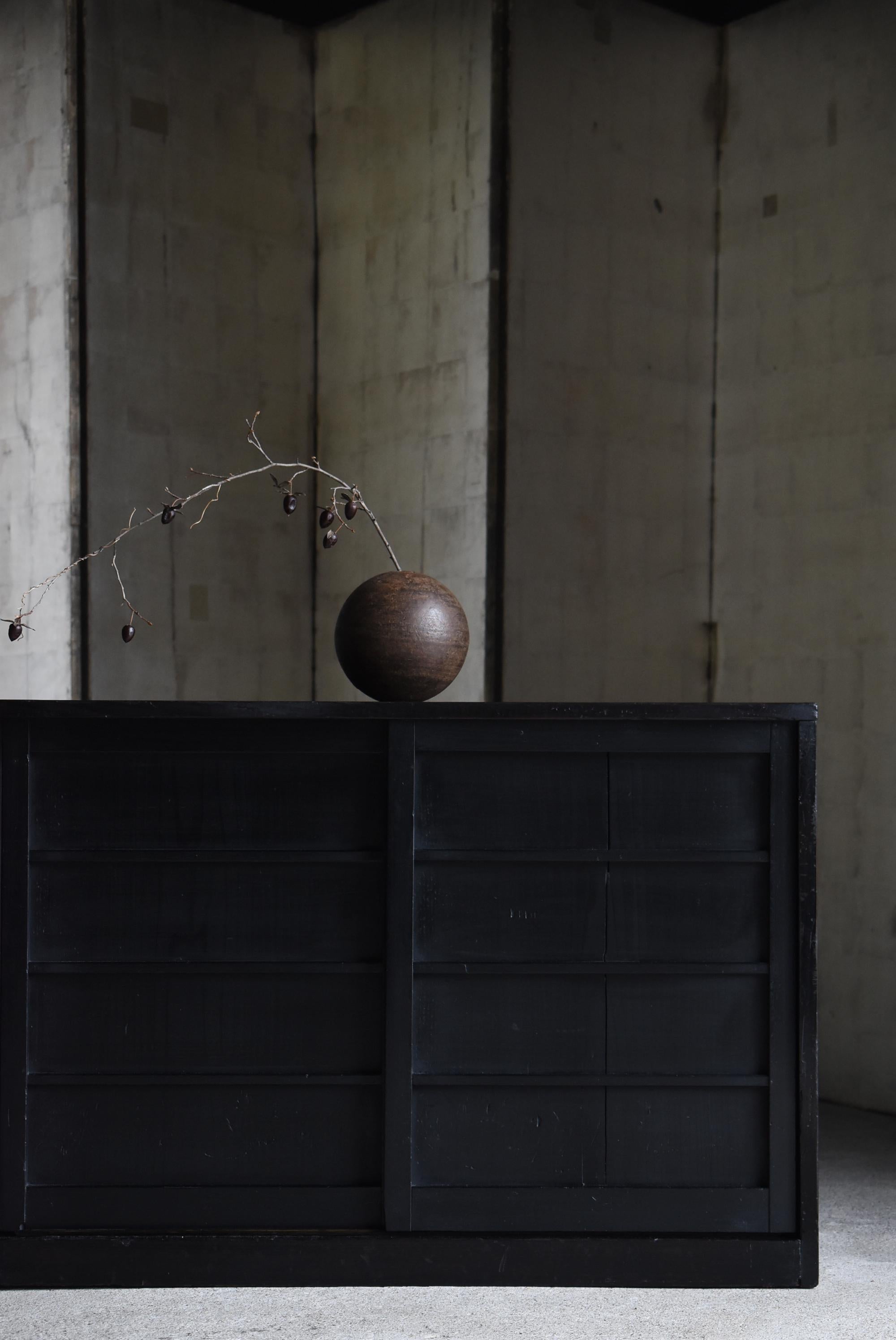 Japanischer antiker kleiner Tansu-Sideboard-Schrank Wabi Sabi, 1900er-1940er Jahre 8