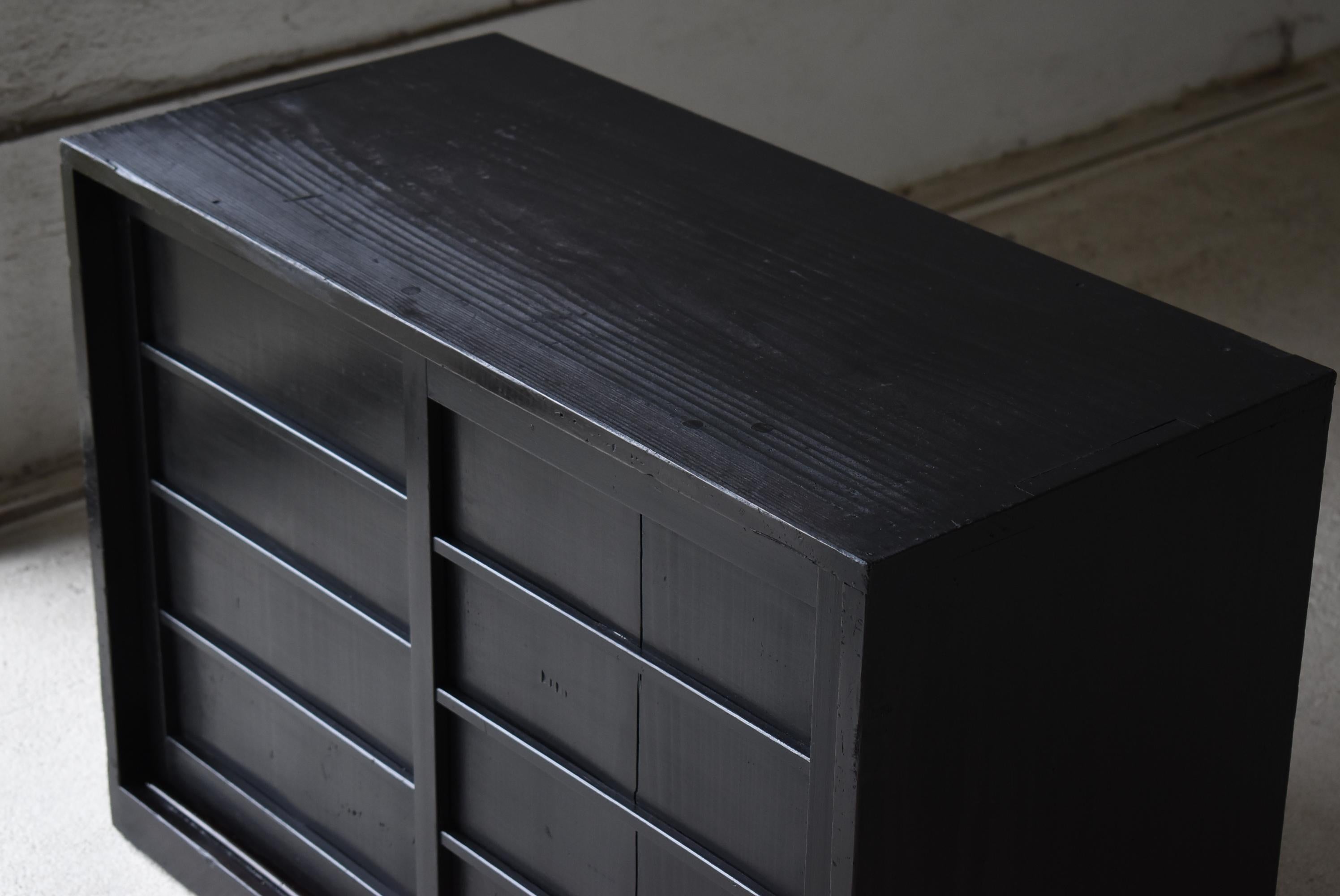 Japanischer antiker kleiner Tansu-Sideboard-Schrank Wabi Sabi, 1900er-1940er Jahre (Holzarbeit)