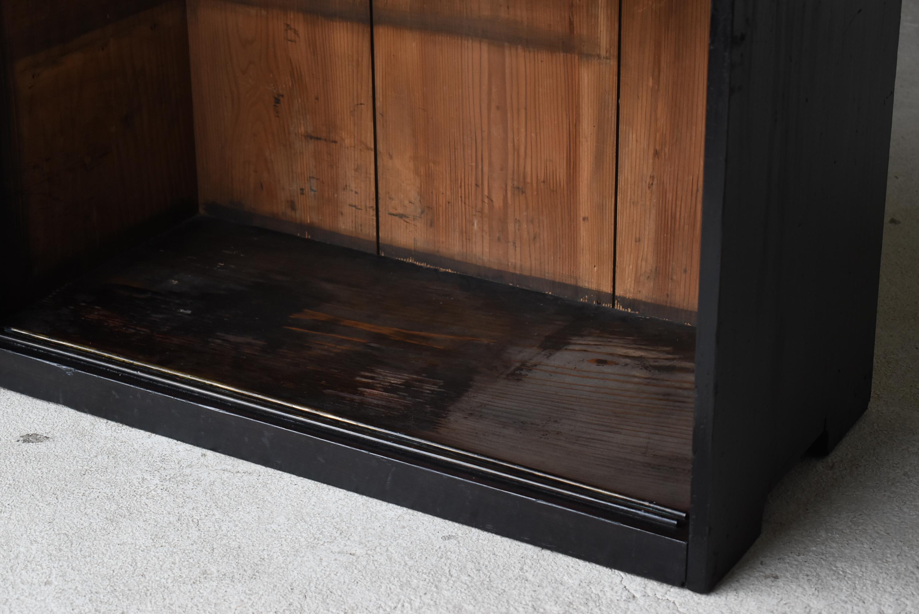Japanischer antiker kleiner Tansu-Sideboard-Schrank Wabi Sabi, 1900er-1940er Jahre 2