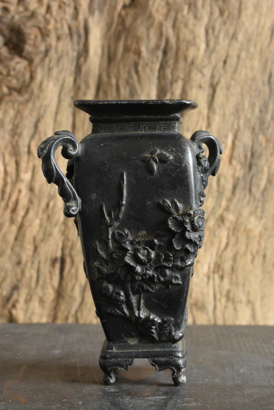19th Century Japanese Antique Small Vase Made of Tin/1800s-1920/Casting Vase For Sale