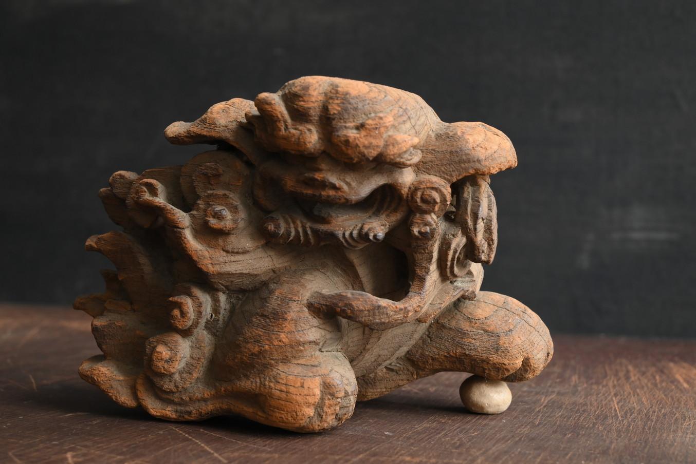 Hand-Carved Japanese antique small wooden lion carving / 1800s / Edo-Meiji period/ Wabi-sabi