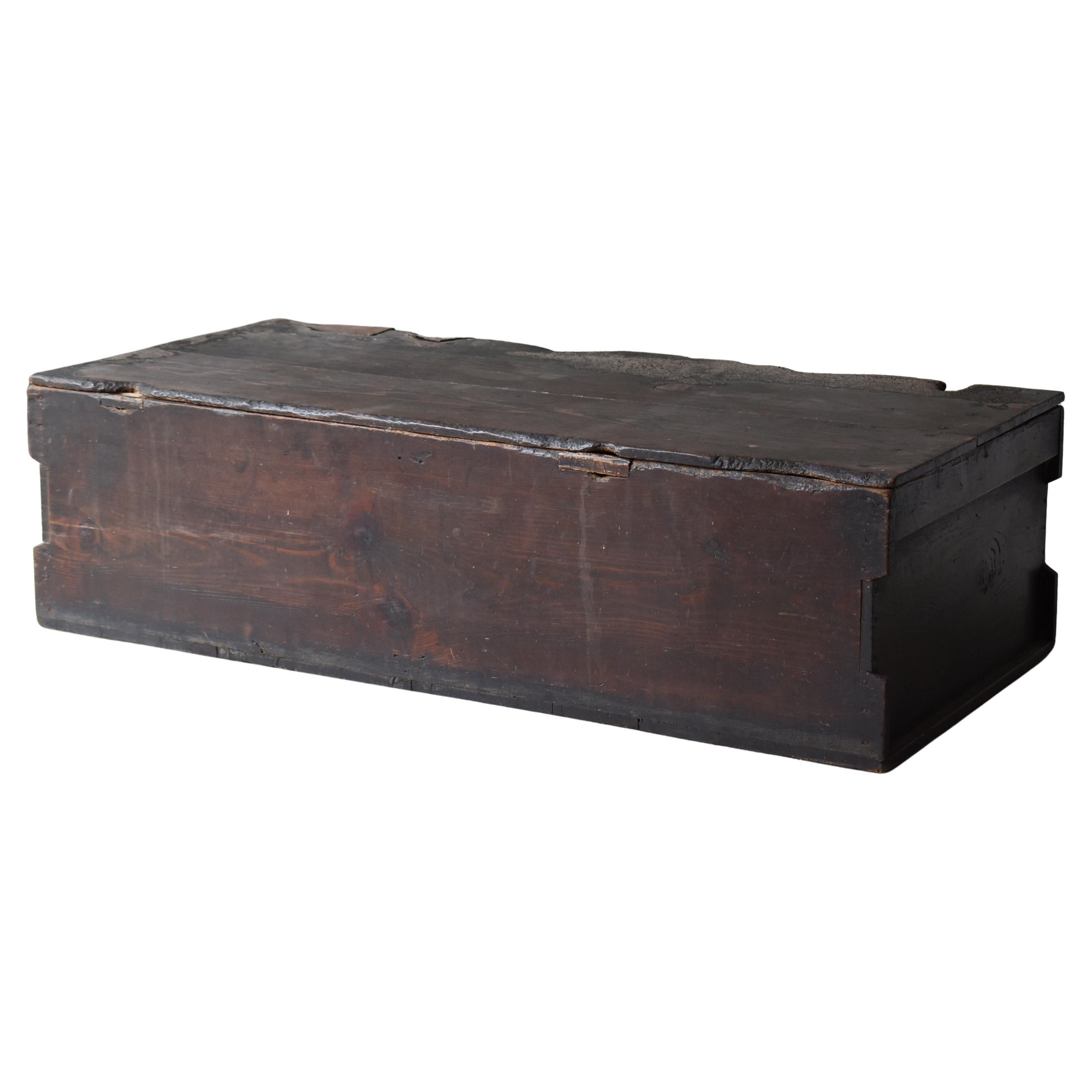 Japanese Antique Sofa Table or Storage Box 1860s-1920s / Side Table Wabisabi
