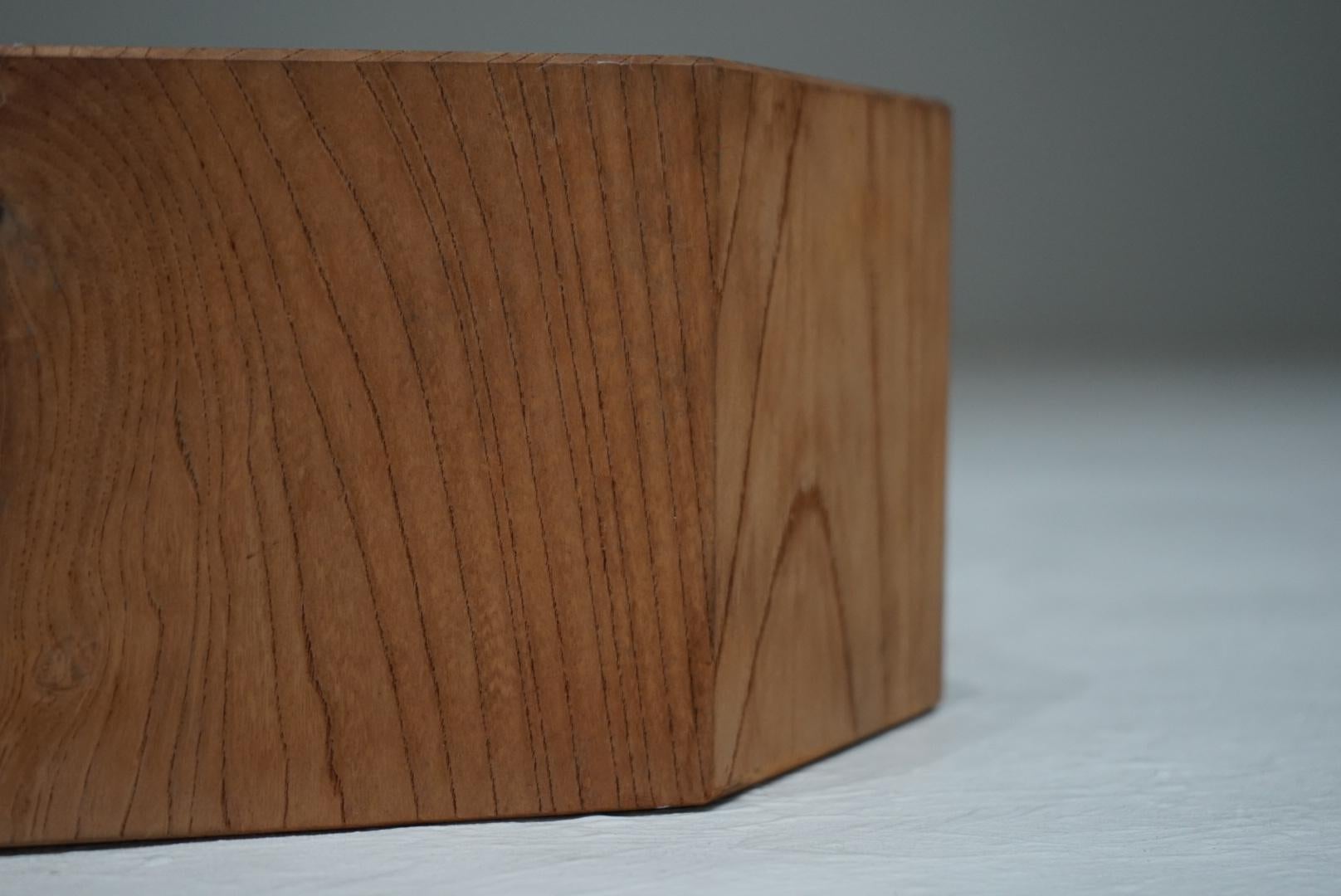 Japanese Antique Solid Zelkova Octagonal Display Stand, Japandi Wabi-Sabi In condizioni buone in vendita a Chiba, Chiba