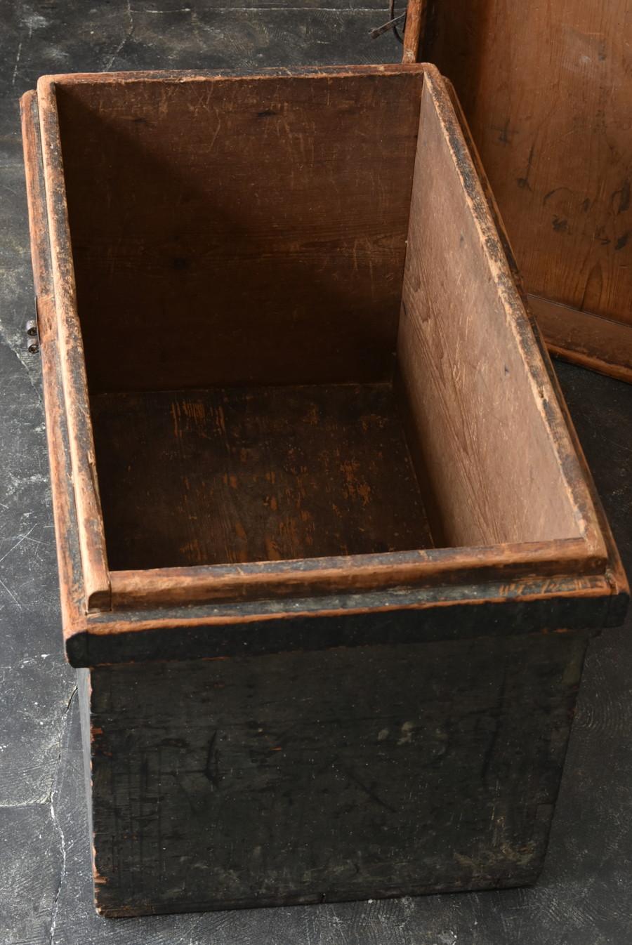 Japanese Antique Special Black Wooden Box / 1800-1900 / Exhibition Table 11