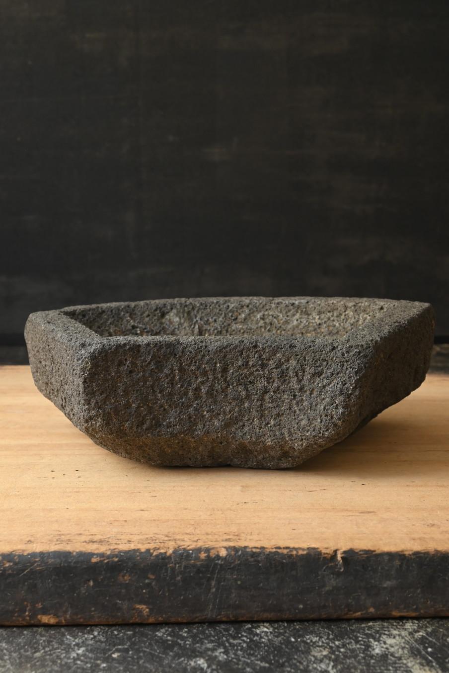 Japanese antique stone basin 