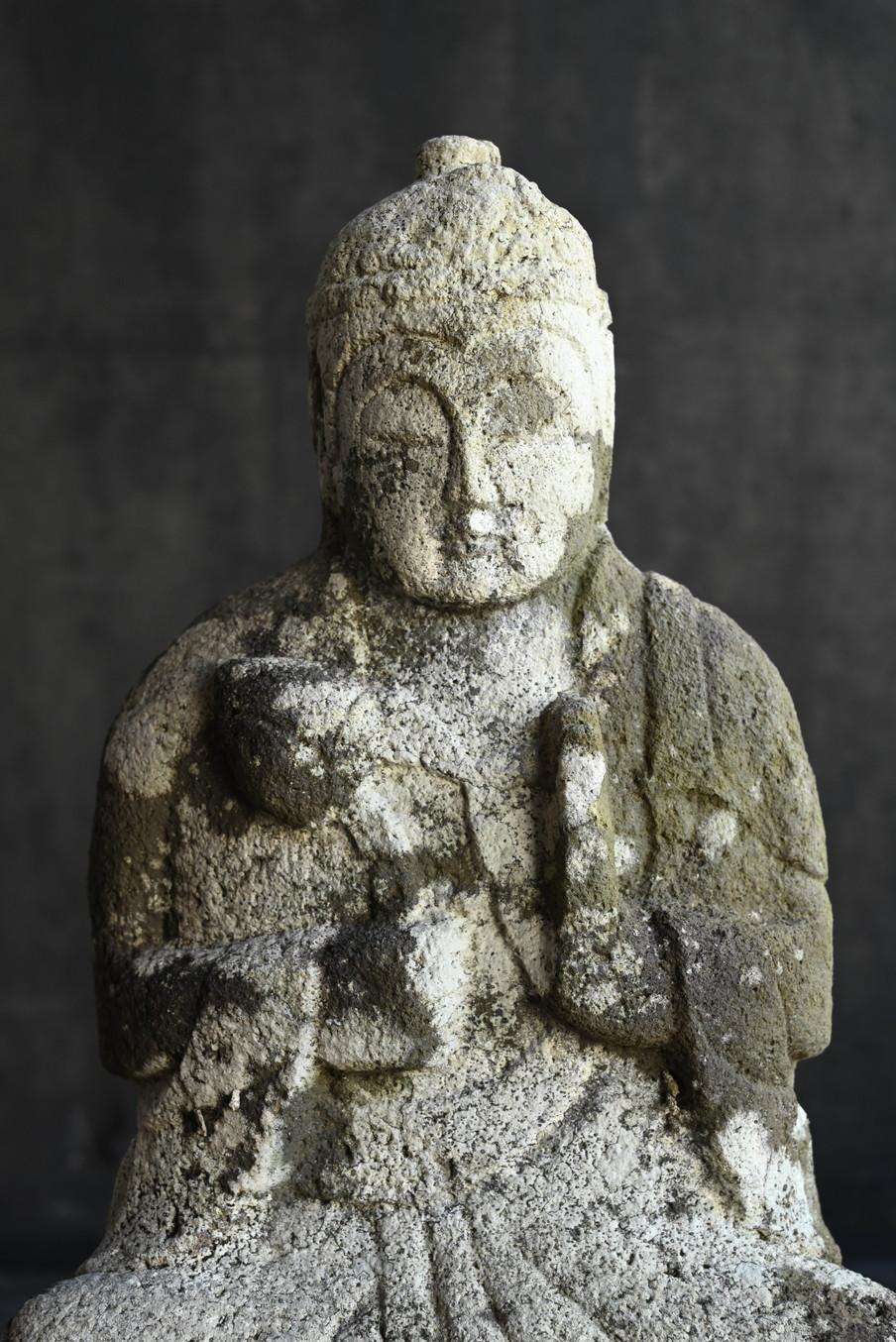 Japanese antique stone Buddha/1750-1850/Edo period/Seated Kannon Bodhisattva In Good Condition In Sammu-shi, Chiba