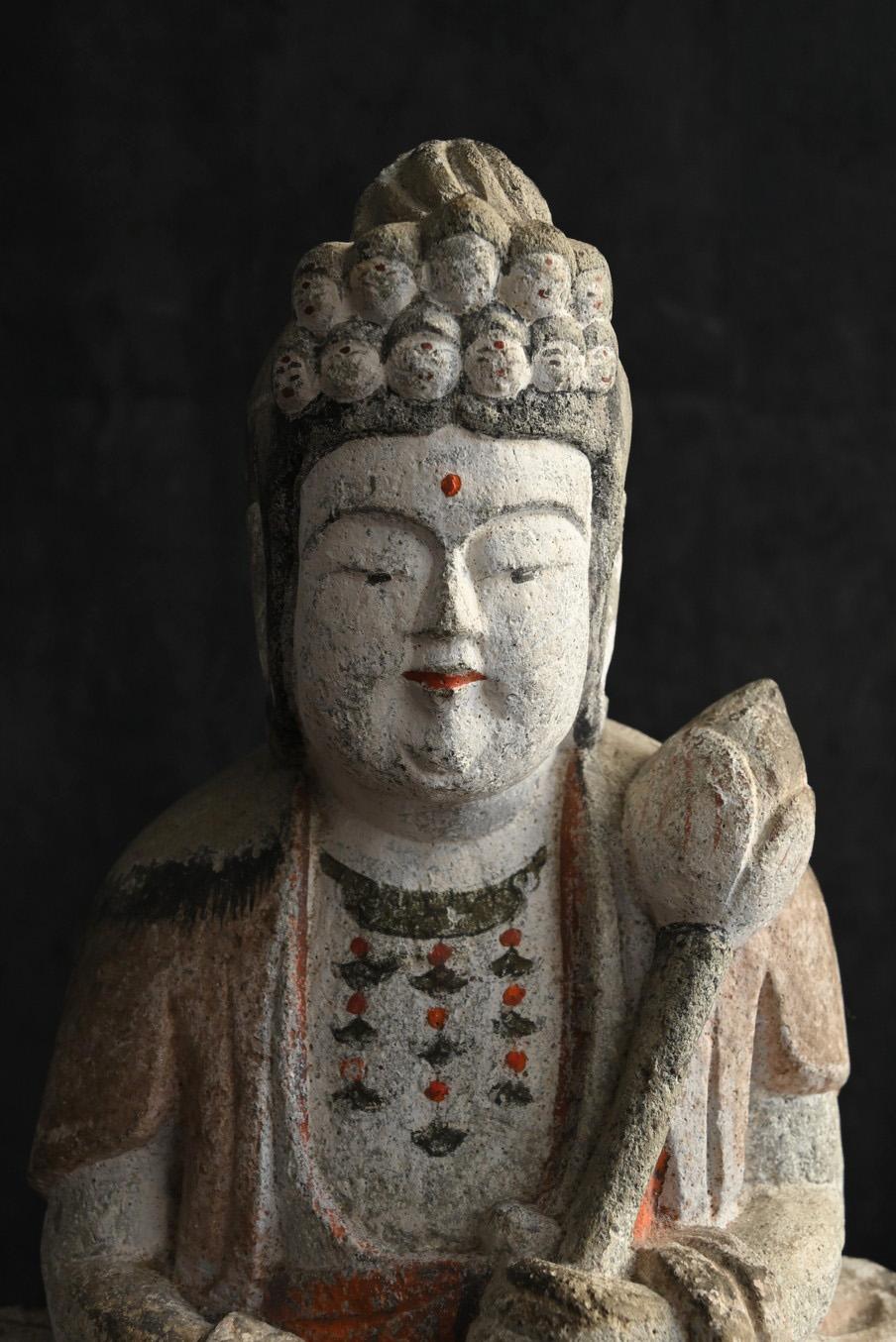 Buda de piedra antiguo japonés / 1800-1912 / [Bodhisattva Kannon de 11 caras]. Tallado a mano