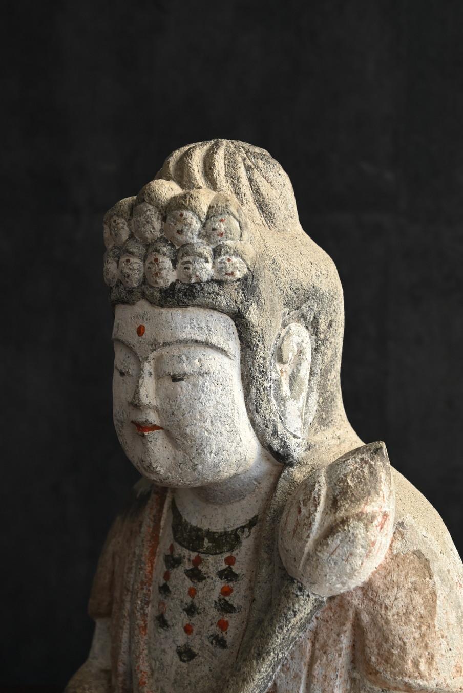 Buda de piedra antiguo japonés / 1800-1912 / [Bodhisattva Kannon de 11 caras]. siglo XIX
