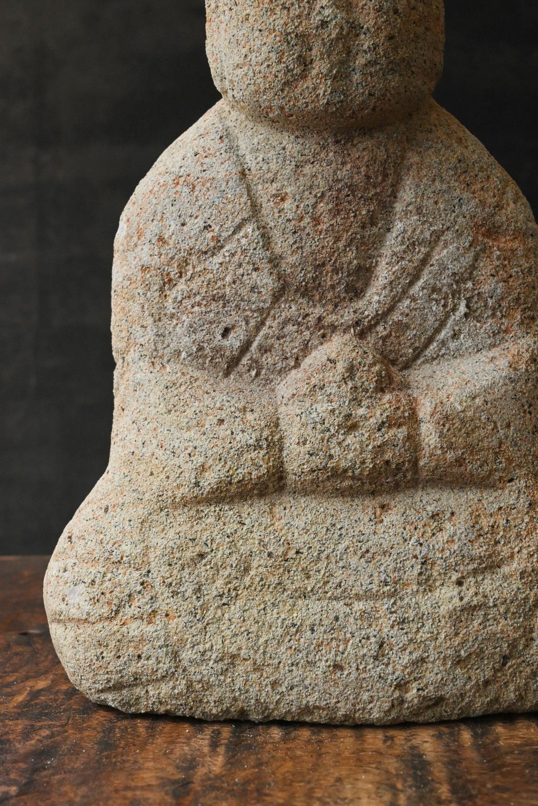 Bouddha japonais ancien en pierre de la préfecture de Niigata / Bodhisattva Jizo assis en vente 4