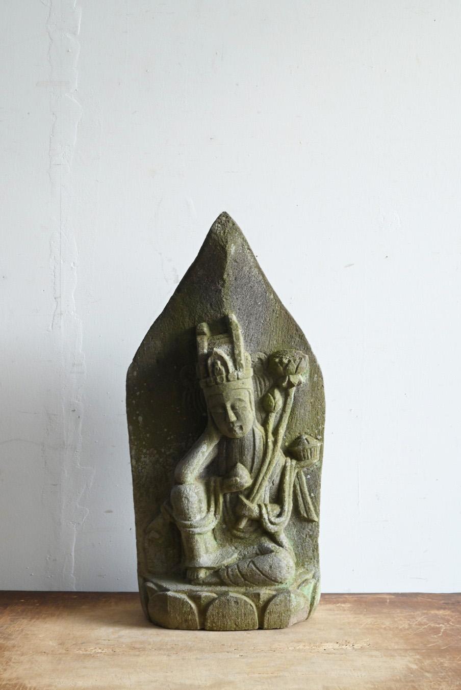 Antico Buddha giapponese in pietra /Kannon Bodhisattva / fine XIX-inizio XX secolo in vendita 9