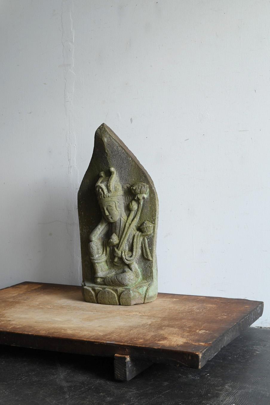 Antico Buddha giapponese in pietra /Kannon Bodhisattva / fine XIX-inizio XX secolo in vendita 10