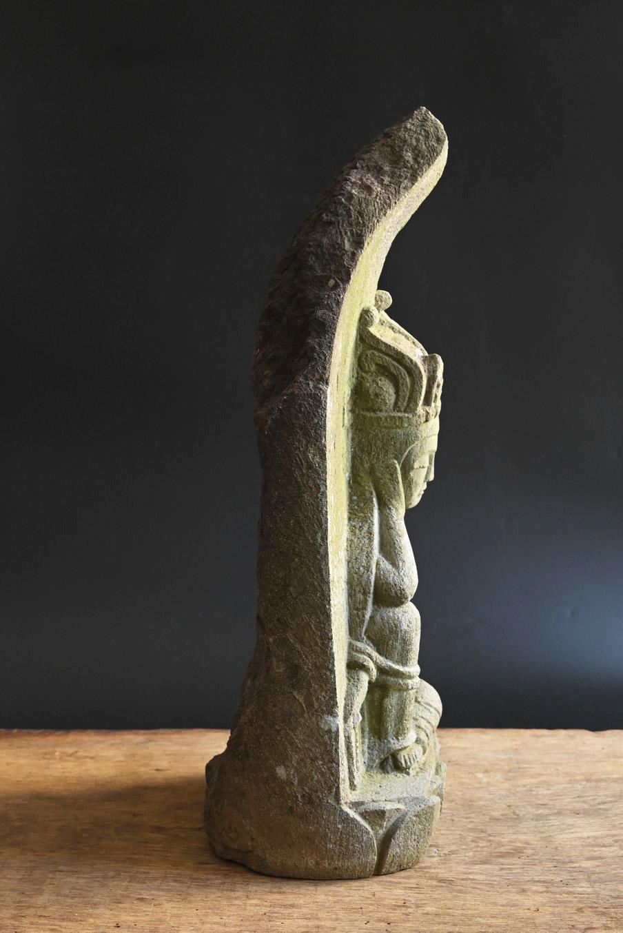 XIX secolo Antico Buddha giapponese in pietra /Kannon Bodhisattva / fine XIX-inizio XX secolo in vendita