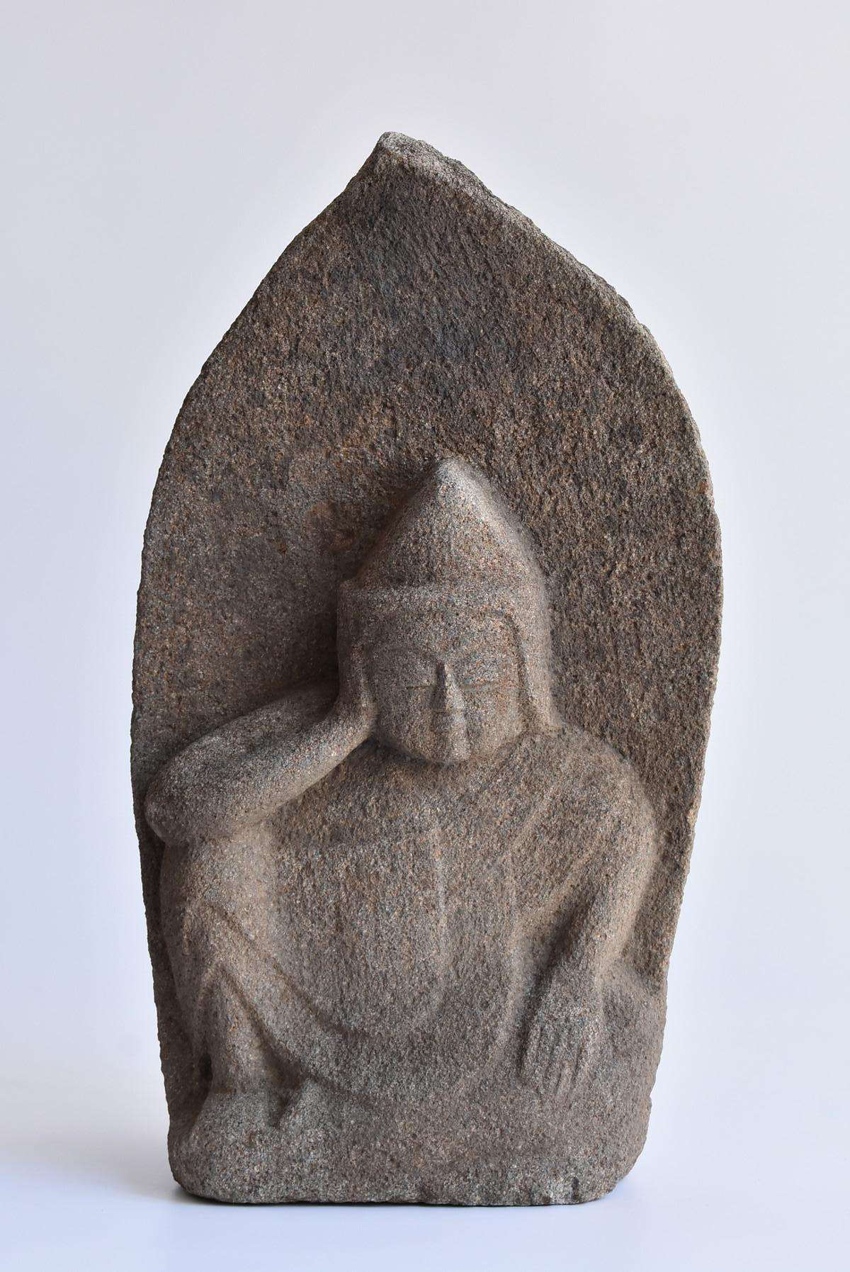 We have an aesthetic sense peculiar to Japanese people.
And we introduce the unique items that only we can do, the route of purchasing in Japan, the experience value so far, and the way that no one can imitate.


It is a stone Buddha statue from