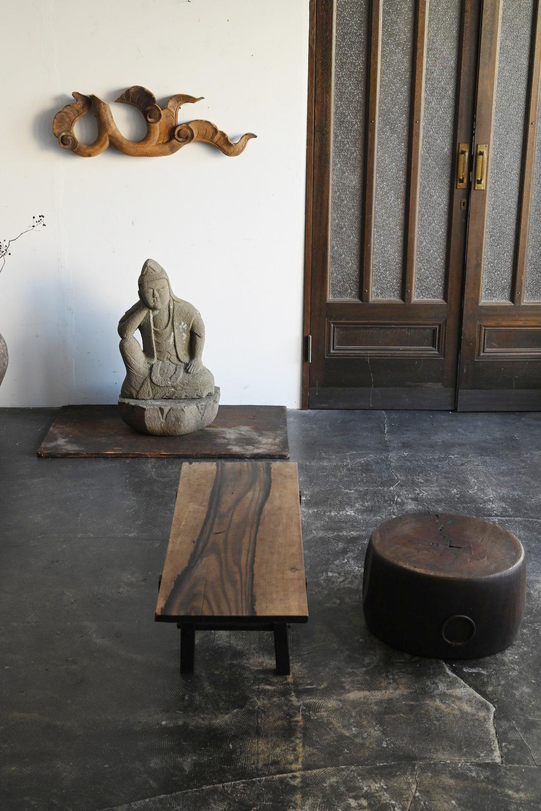 Sculpté à la main Bouddha japonais antique en pierre 