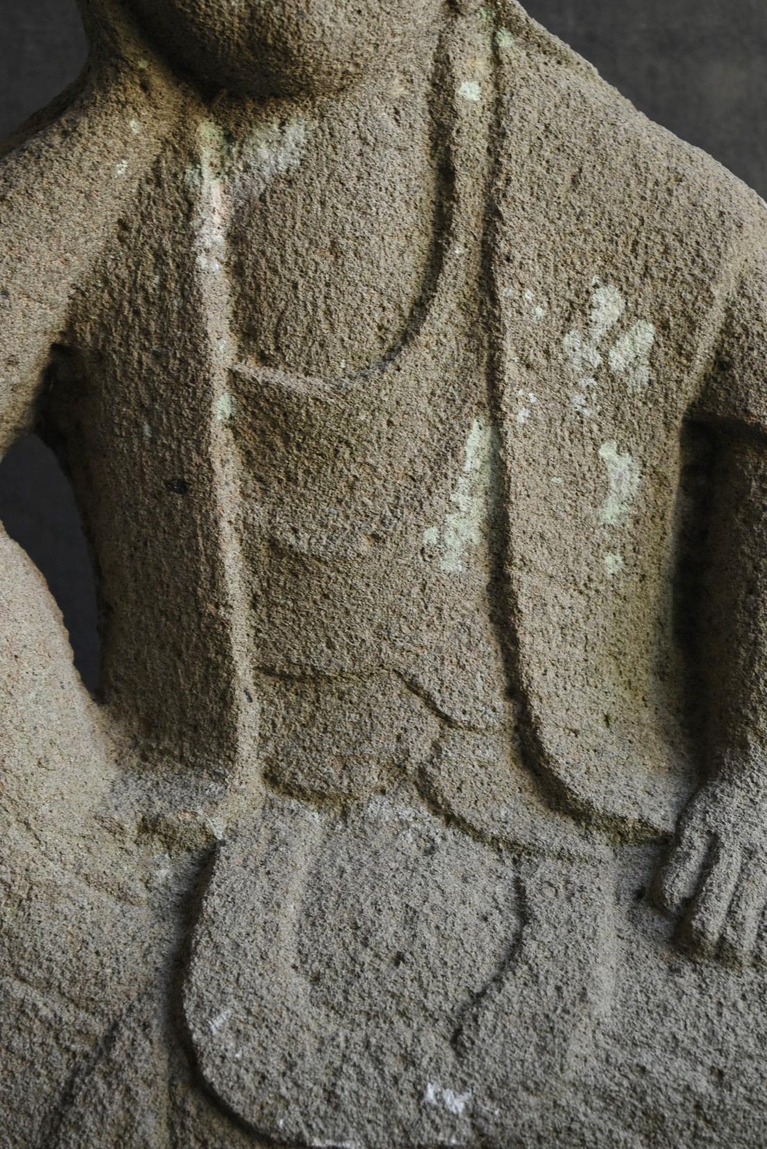 XVIIIe siècle Bouddha japonais antique en pierre 