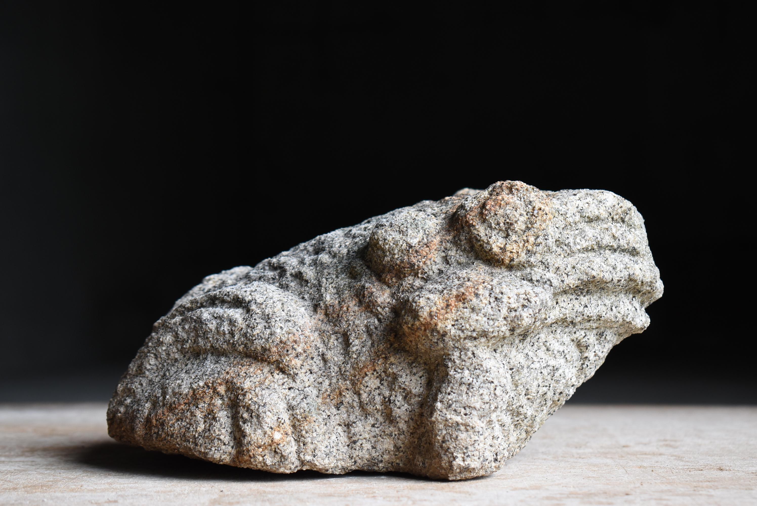 Rana japonesa antigua tallada en piedra Periodo Edo 1800-1860 / Escultura Wabi Sabi en venta 3