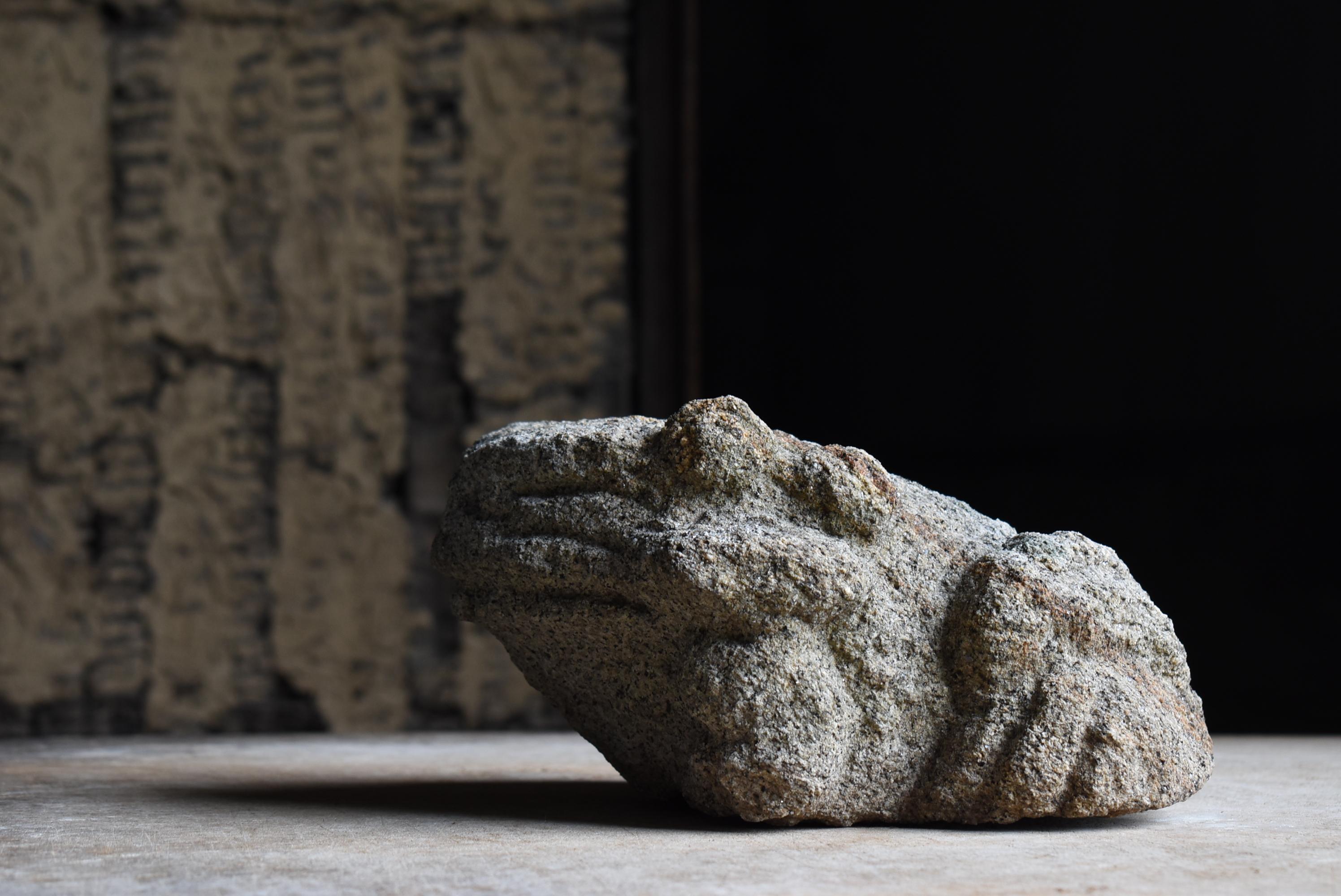 Rana japonesa antigua tallada en piedra Periodo Edo 1800-1860 / Escultura Wabi Sabi Japonés en venta