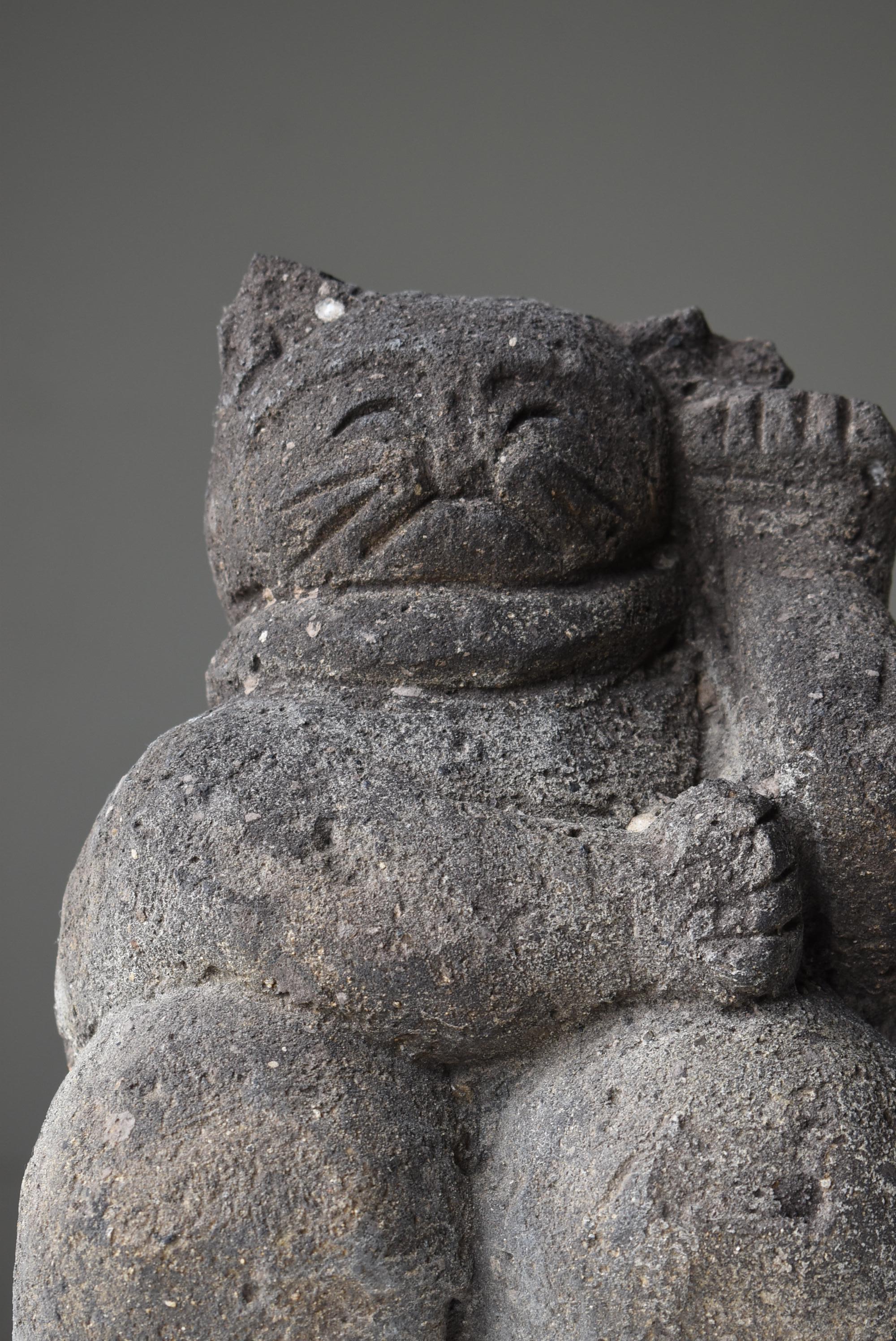 Japanned Japanese Antique Stone Carving Maneki Neko 1800s-1860s / Beckoning Cat Wabi Sabi