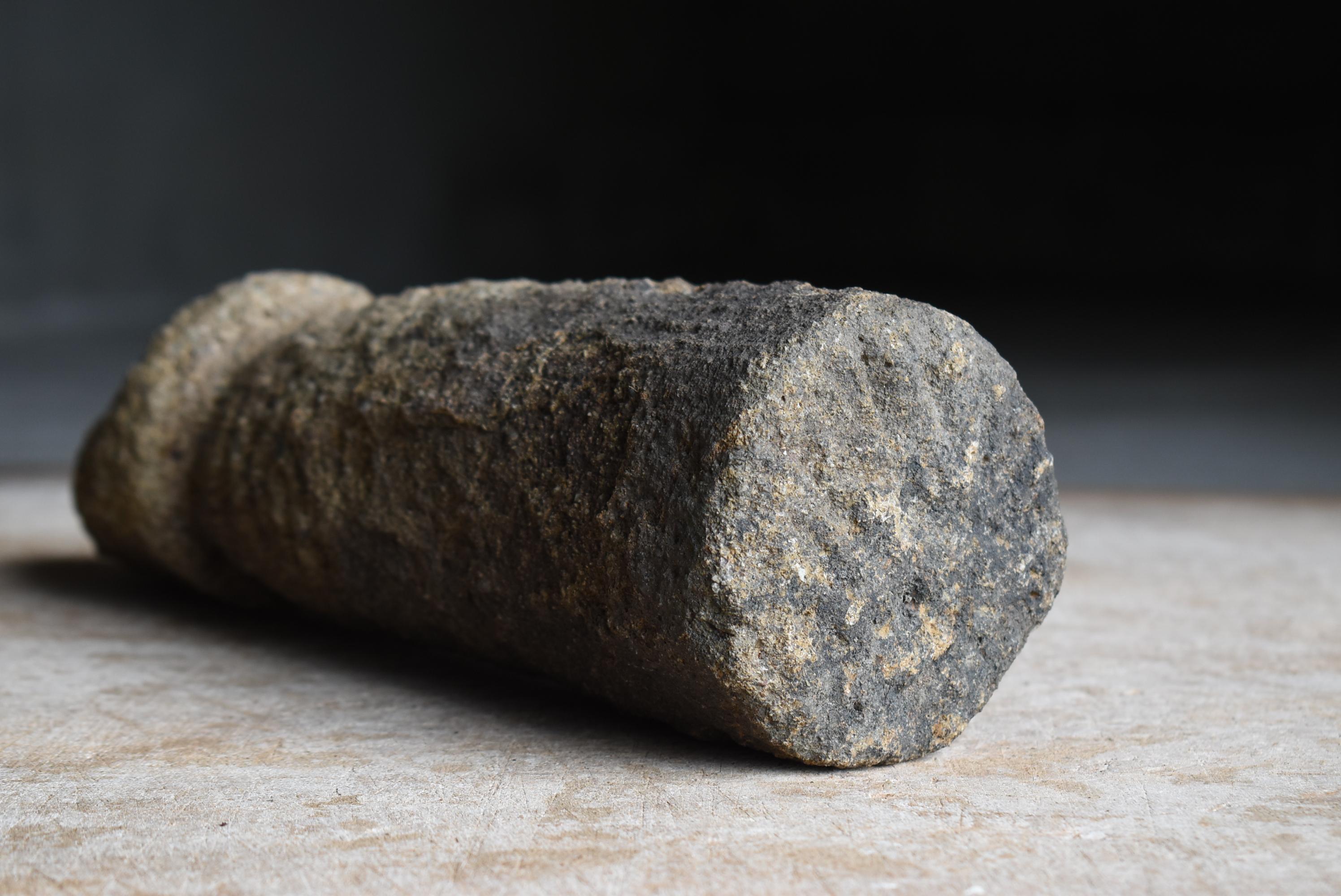 Antico pene giapponese in pietra 1800-1860 / Scultura Wabi Sabi Mingei in vendita 6