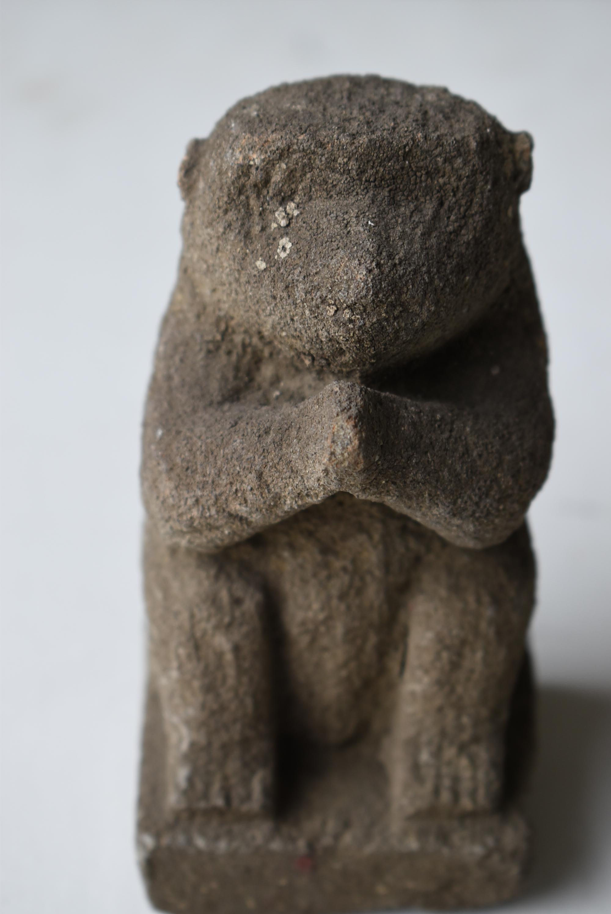 Japanese Antique Stone Craving Monkey 1800s-1860s / Buddhist Art Object Wabisabi In Good Condition In Sammu-shi, Chiba