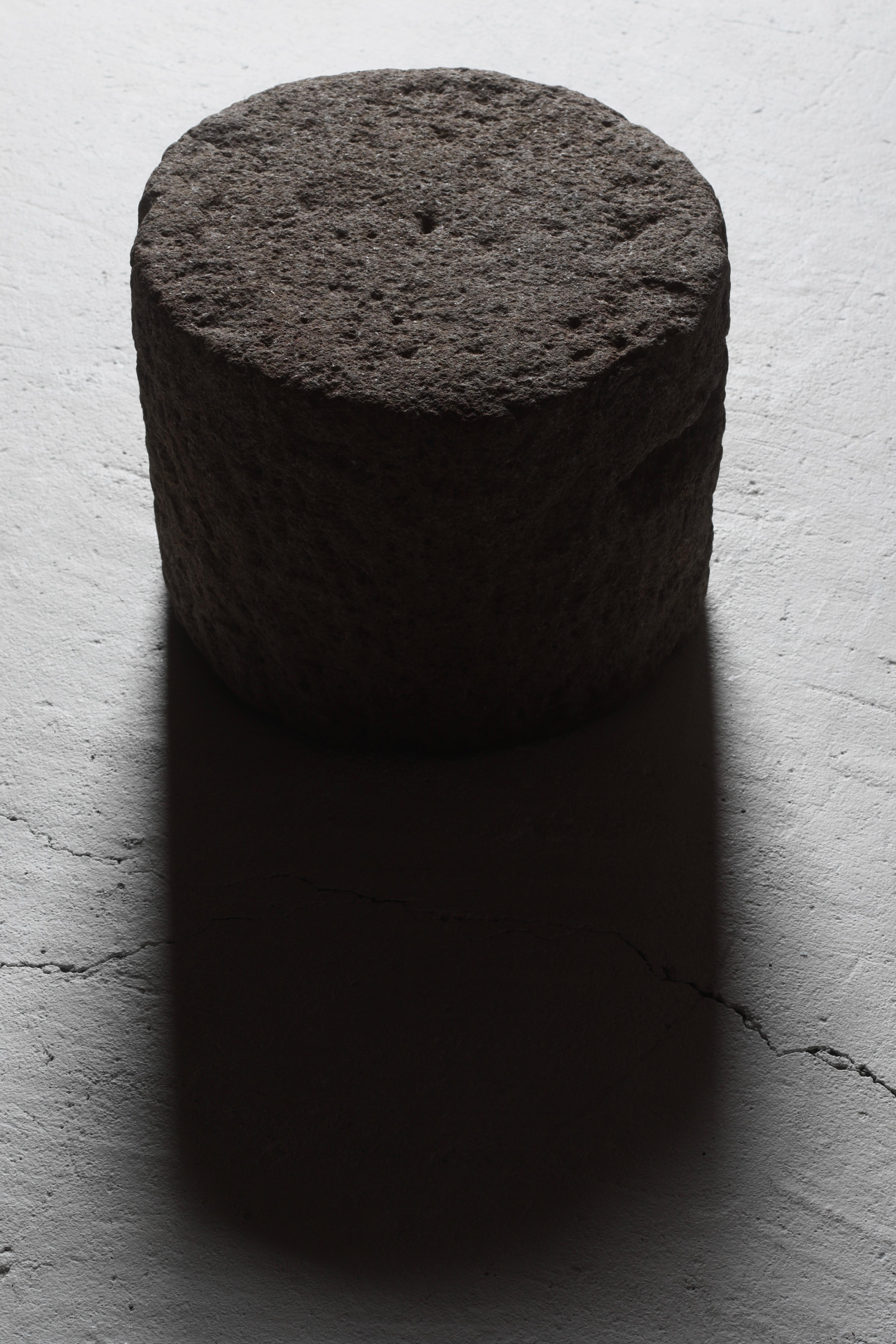 XIX secolo Espositore antico giapponese in pietra / Objet / Prima del 1868 / Wabi-Sabi Mingei in vendita