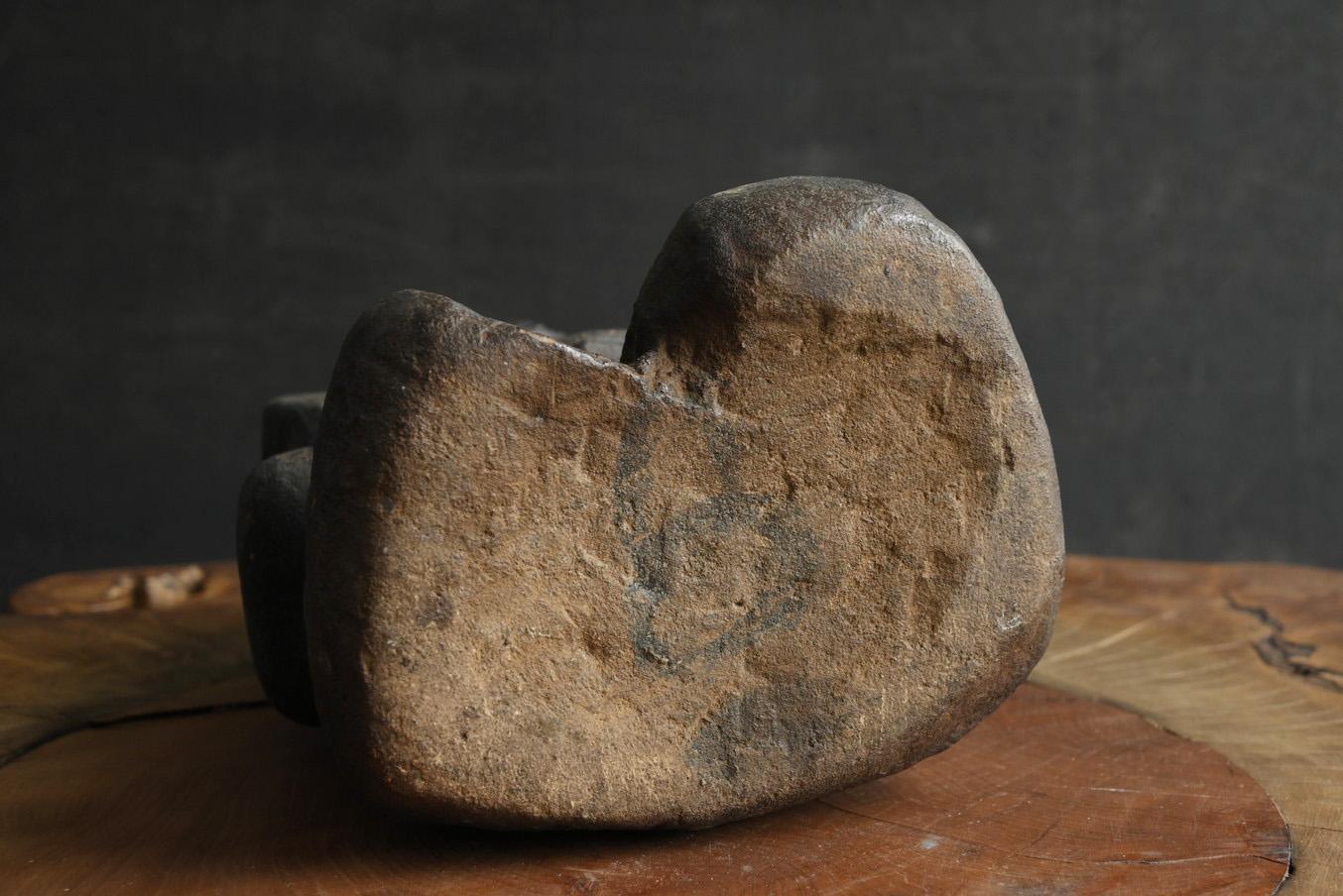 Japanese antique stone god/[Daikokuten]/Stone Buddhas from the Edo period For Sale 6
