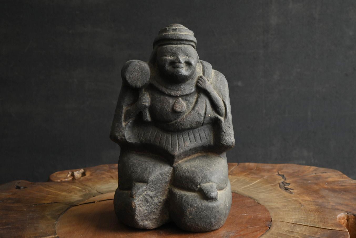 Japanese antique stone god/[Daikokuten]/Stone Buddhas from the Edo period For Sale 7