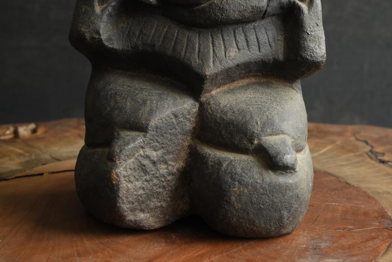 Japanese antique stone god/[Daikokuten]/Stone Buddhas from the Edo period For Sale 1