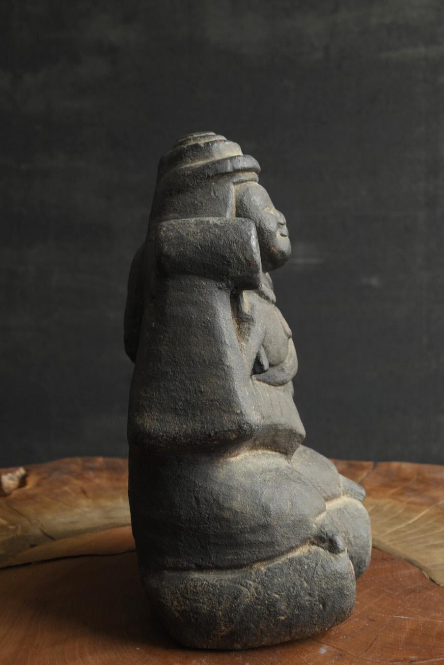 Japanese antique stone god/[Daikokuten]/Stone Buddhas from the Edo period For Sale 4