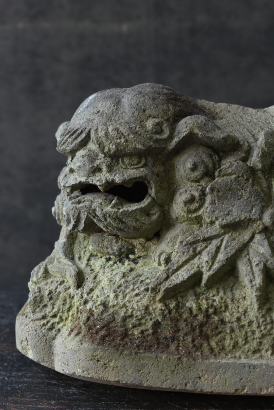 This is a stone performance lion figurine made in the late 19th century in Japan from the Edo period to the Meiji period.

Shishi has been revered as a divine beast since ancient times in Japan, and is still enshrined in temples as a very popular