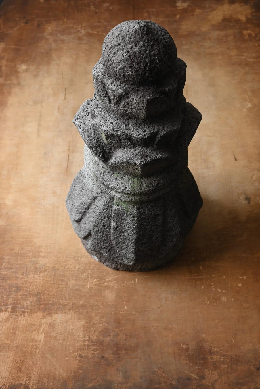Hand-Carved Japanese antique stone pagoda tip/Edo period/Temple item/Garden decoration