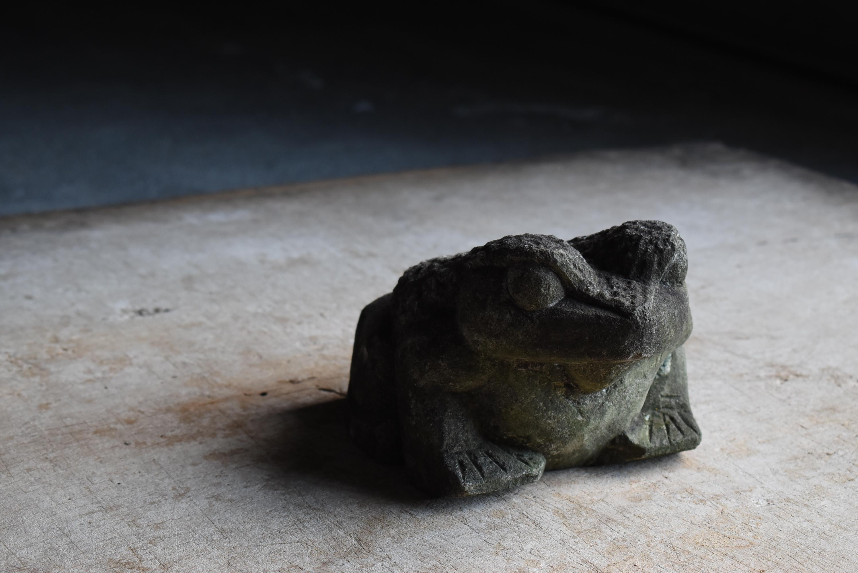 Meiji Japanese Antique Stone Statue Frog 1860s-1920s / Sculpture Wabisabi For Sale