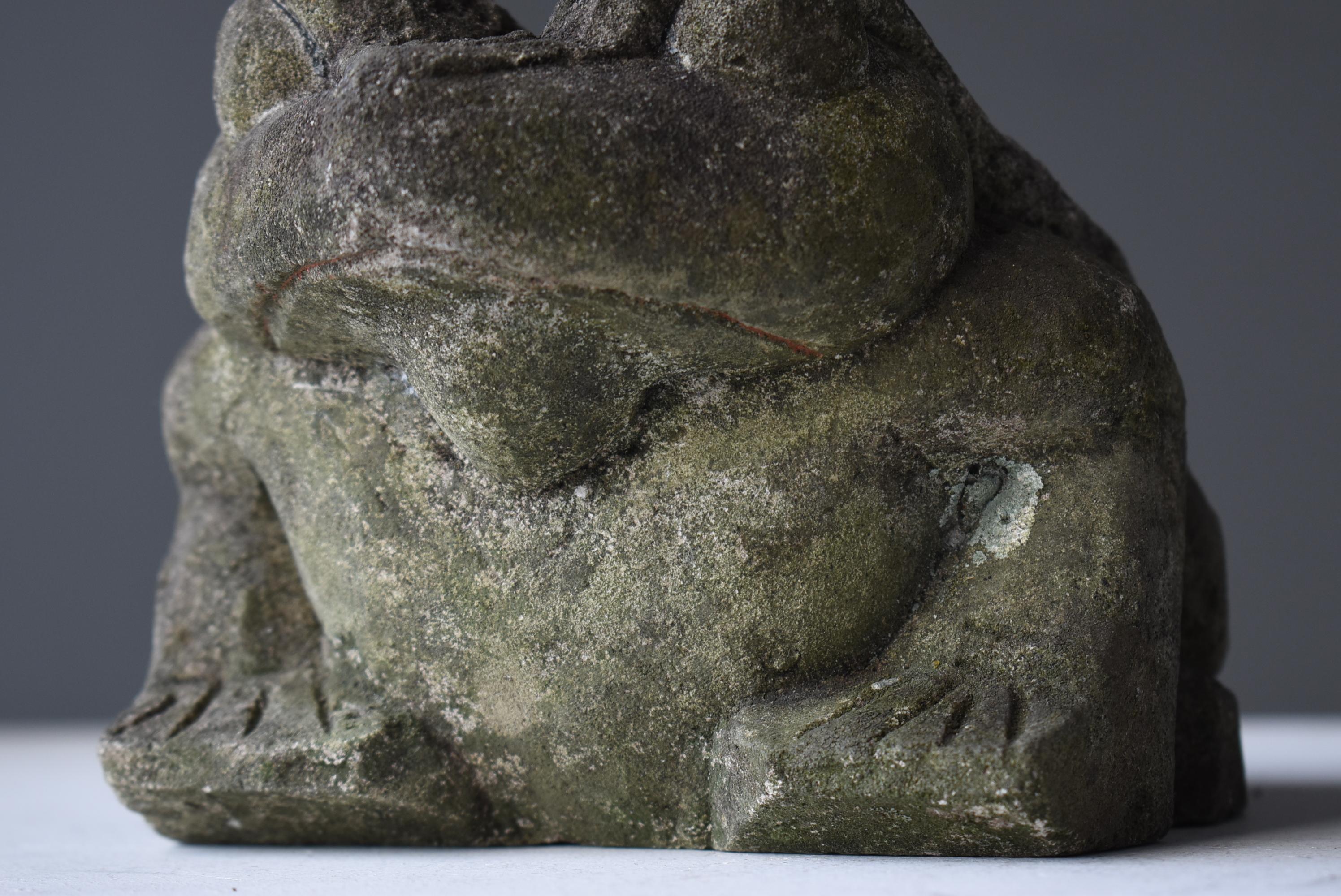 Estatua Japonesa Antigua de Piedra Rana Años 1860-1920 / Escultura Wabisabi siglo XX