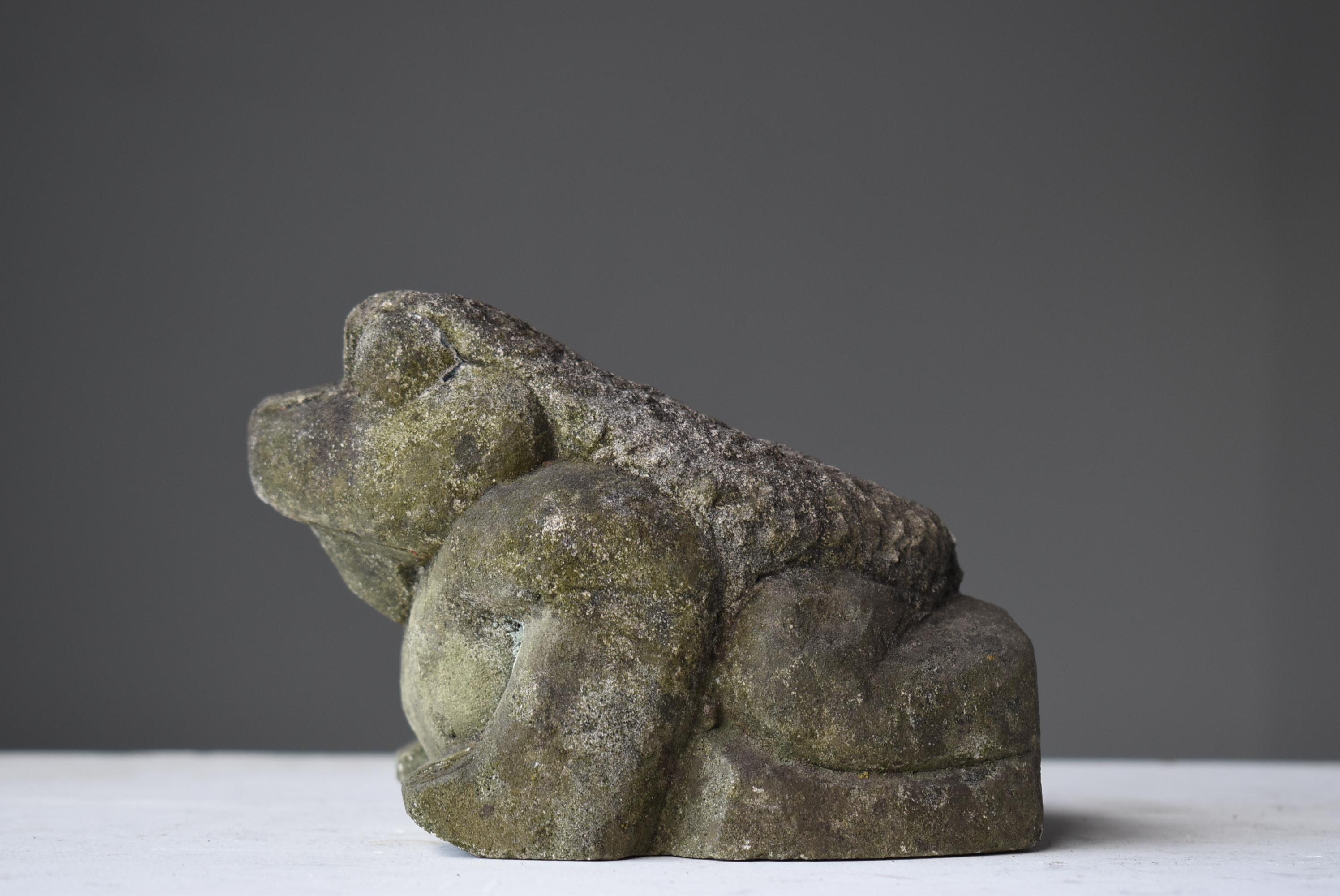 Japanese Antique Stone Statue Frog 1860s-1920s / Sculpture Wabisabi For Sale 3
