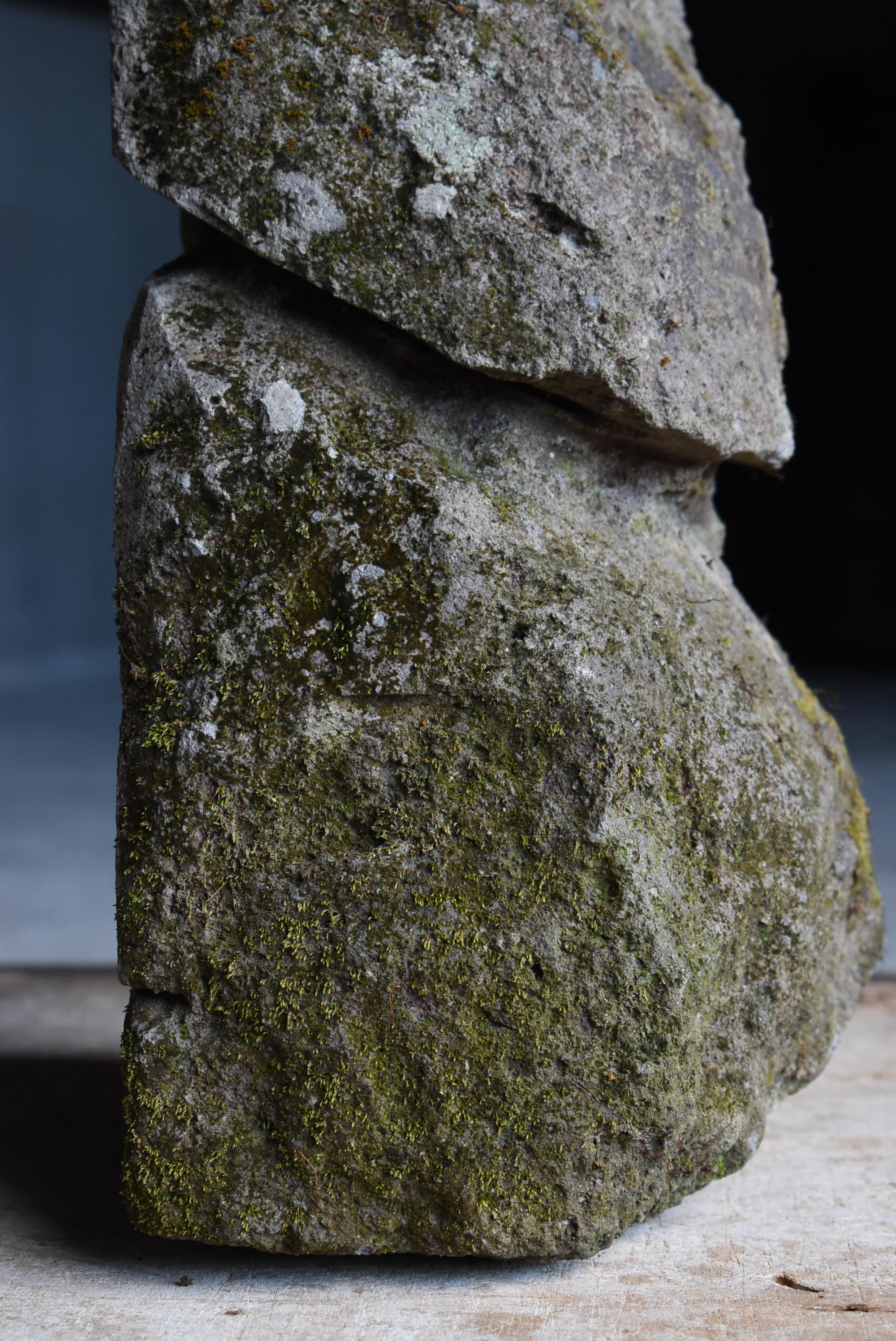Japanische antike japanische Steinstatue mit Moss 1860er-1900er Jahre / Buddha Wabi Sabi 4