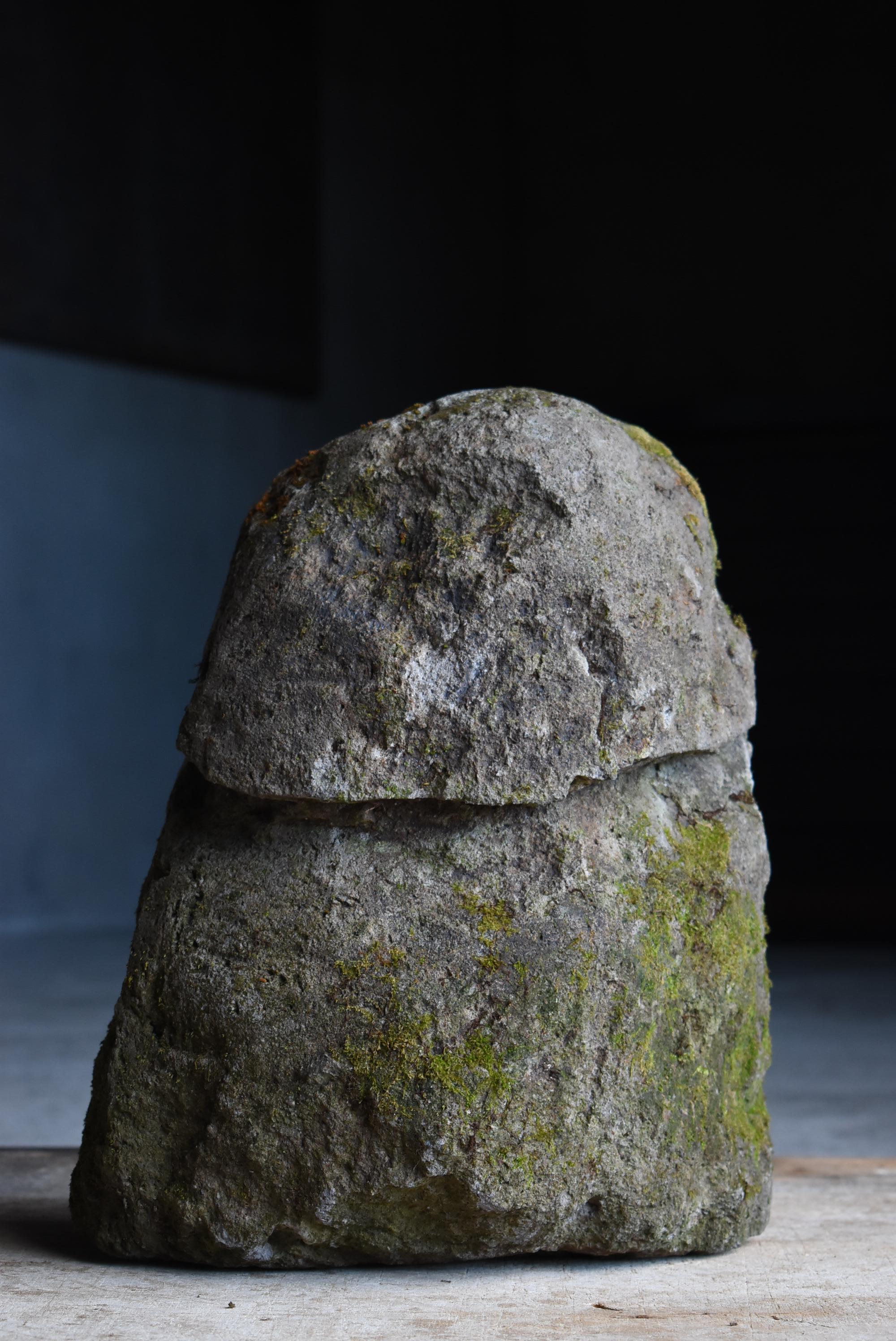 Japanische antike japanische Steinstatue mit Moss 1860er-1900er Jahre / Buddha Wabi Sabi 6