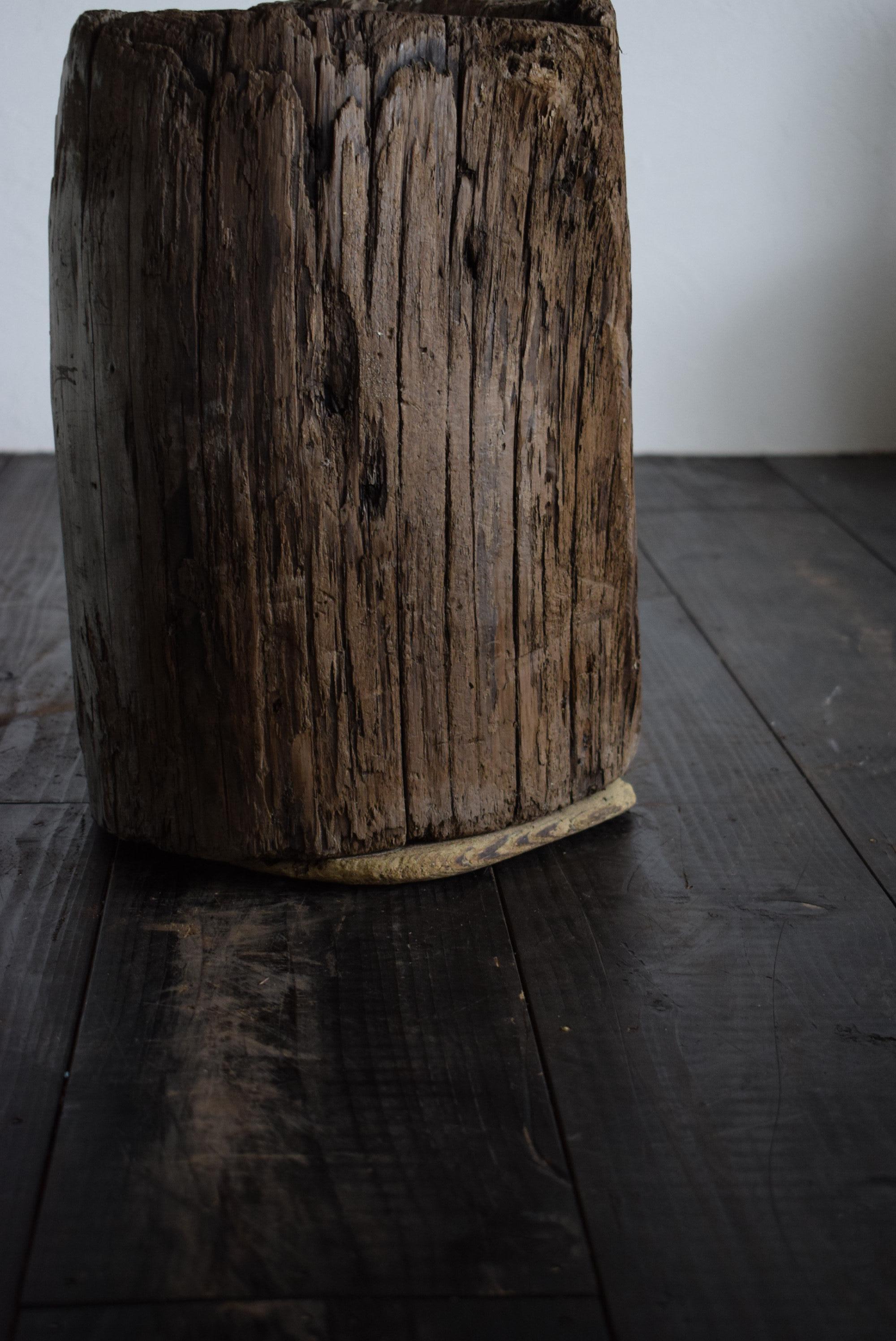 Japanese antique stool / wood stool wabi-sabi stool For Sale 1