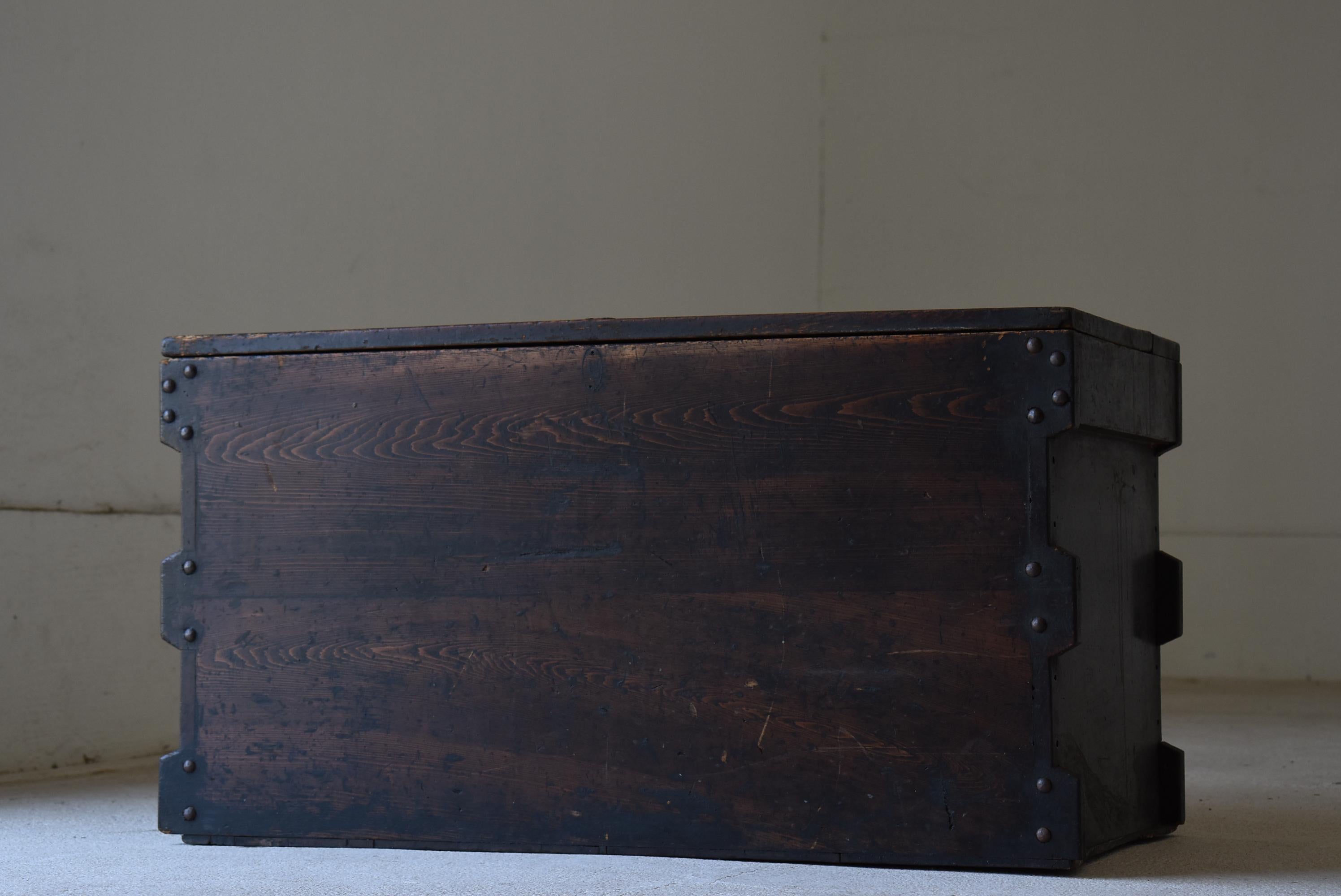 20th Century Japanese Antique Storage Box 1860s-1900s / Tansu Sofa Table Wabisabi