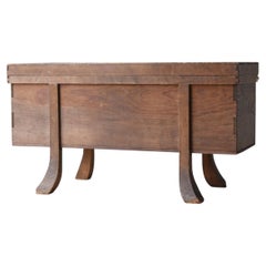 Coffre de rangement japonais ancien (années 1900-1940) / Table d'appoint basse de style Wabi Sabi