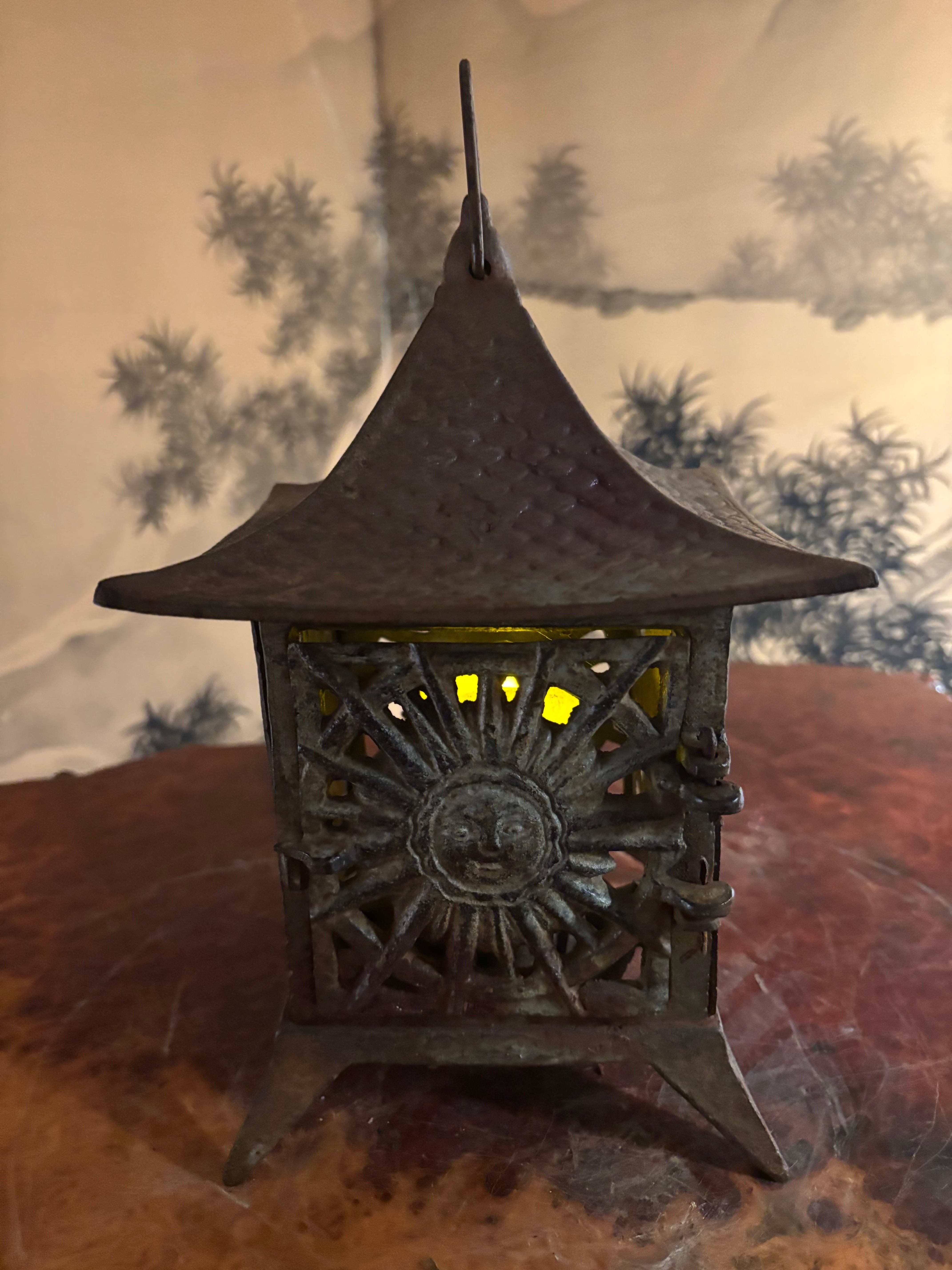 Japanese Antique Sun Faced Pagoda Roof Lantern For Sale 3