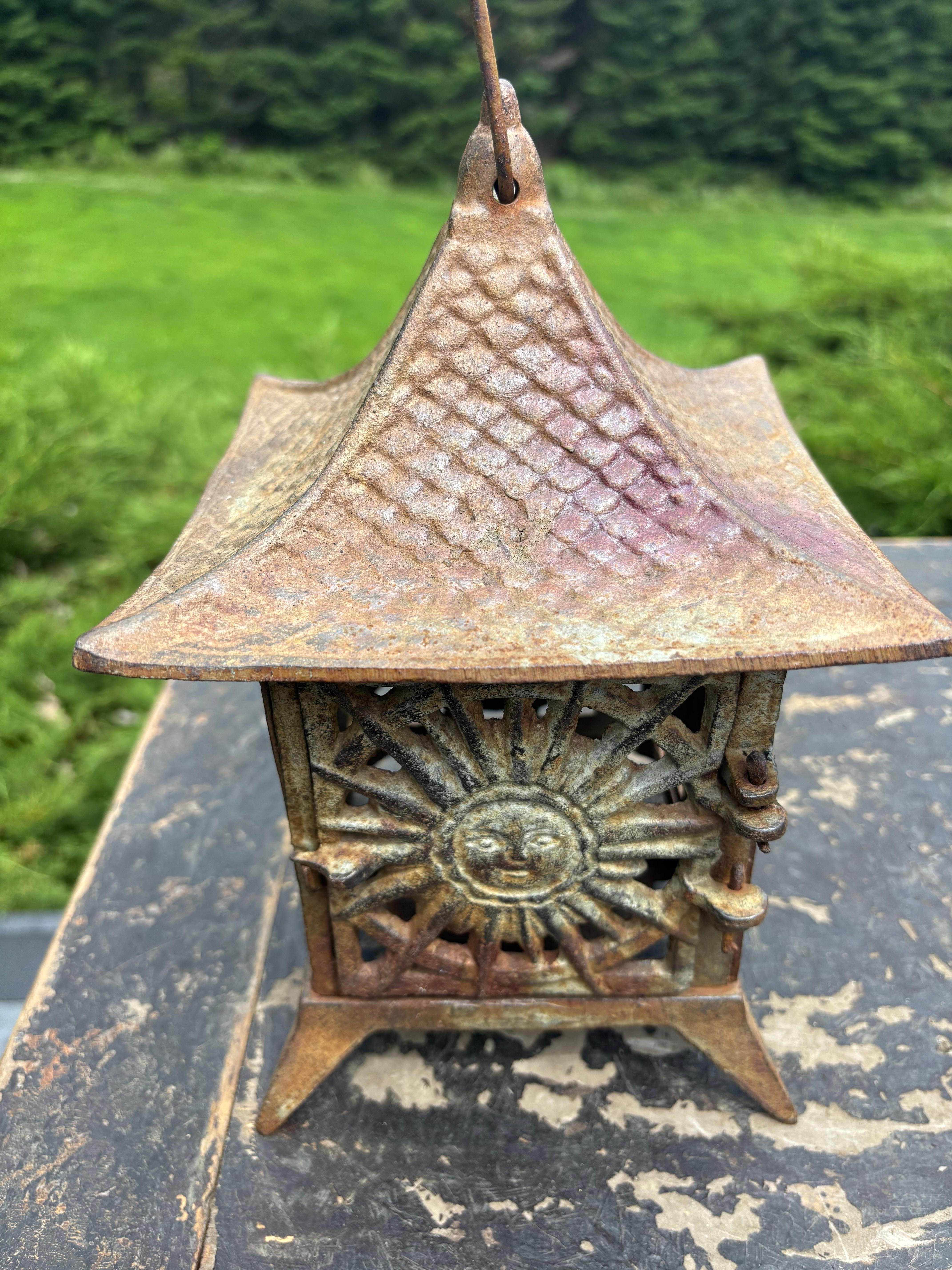 Japanese Antique Sun Faced Pagoda Roof Lantern For Sale 4