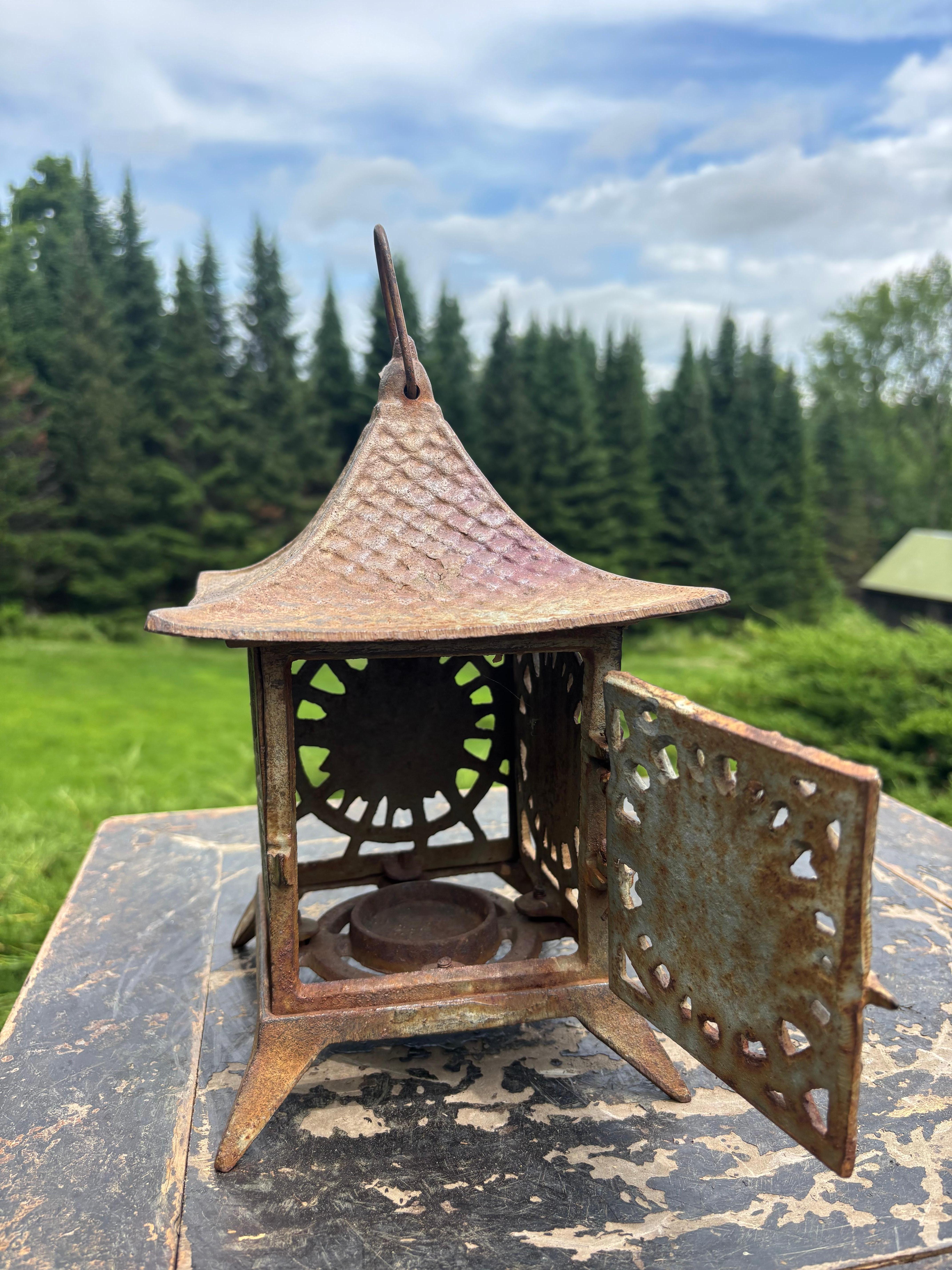 Japanese Antique Sun Faced Pagoda Roof Lantern For Sale 1