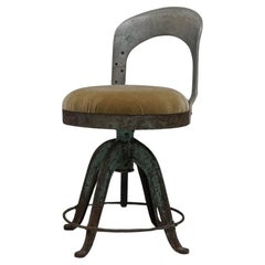 Chaise pivotante japonaise ancienne avec dossier en aluminium, début de la période Showa - Wabi-Sabi